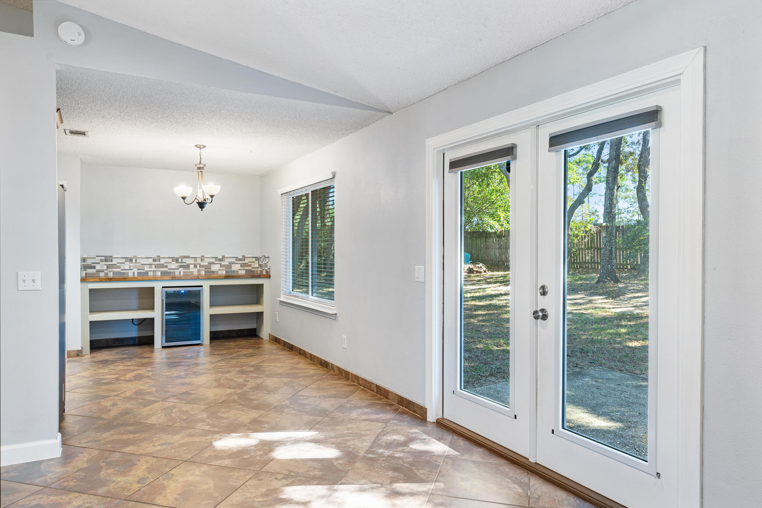 COUNTRY BREEZE ESTATES - Residential