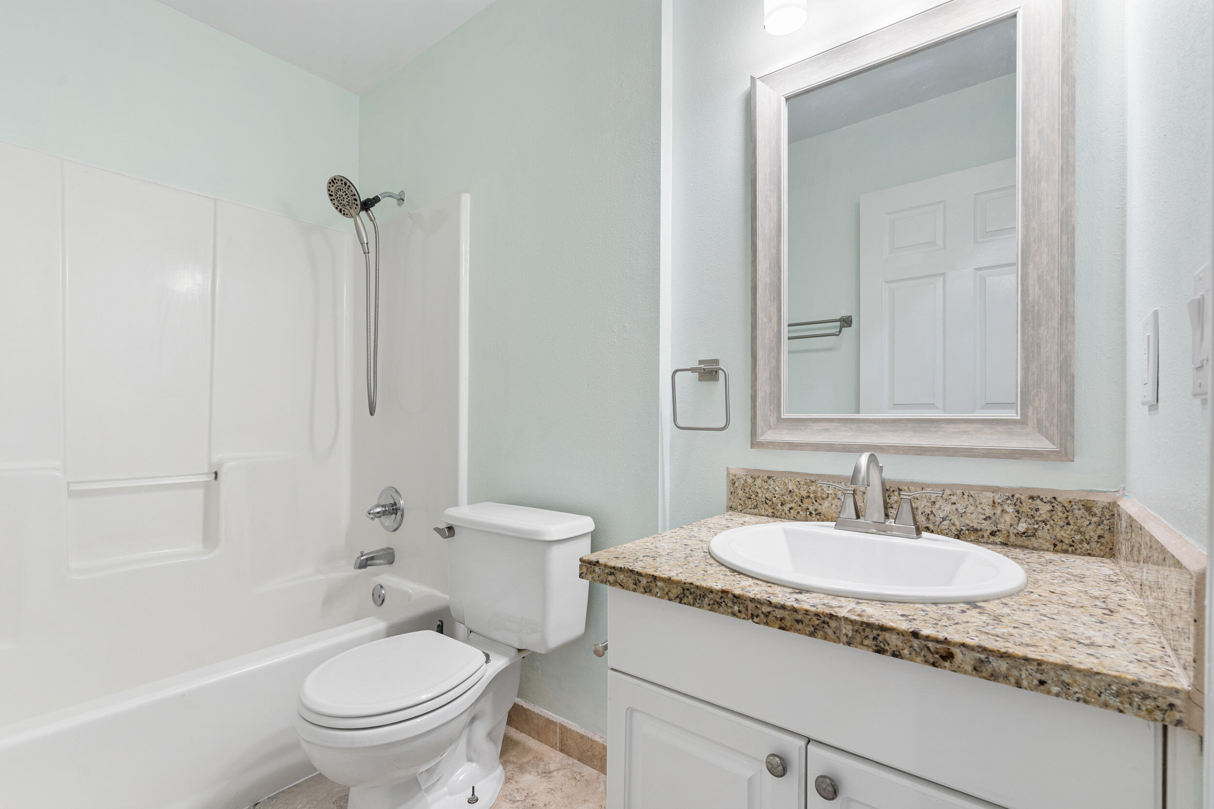COUNTRY BREEZE ESTATES - Residential