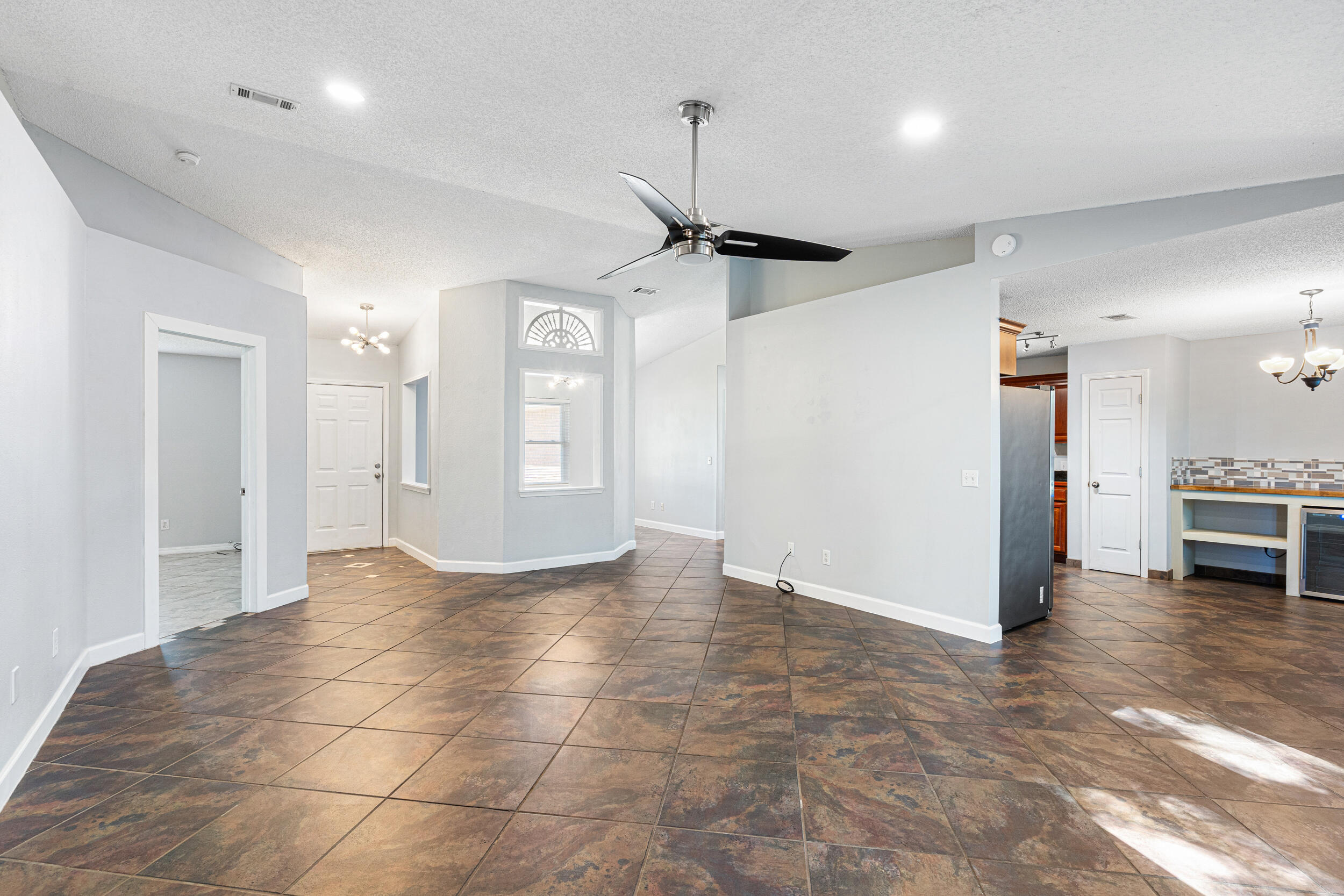 COUNTRY BREEZE ESTATES - Residential