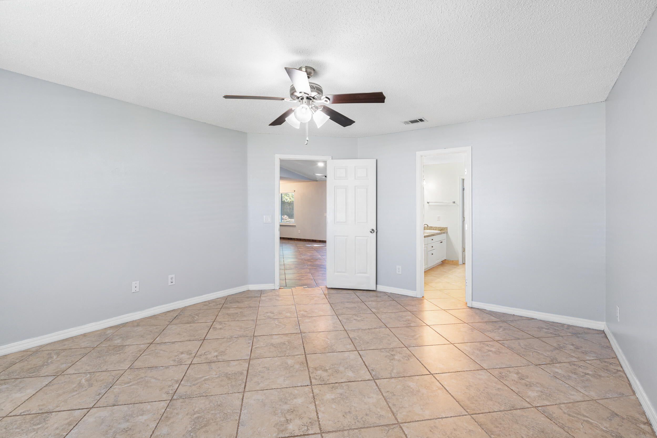 COUNTRY BREEZE ESTATES - Residential