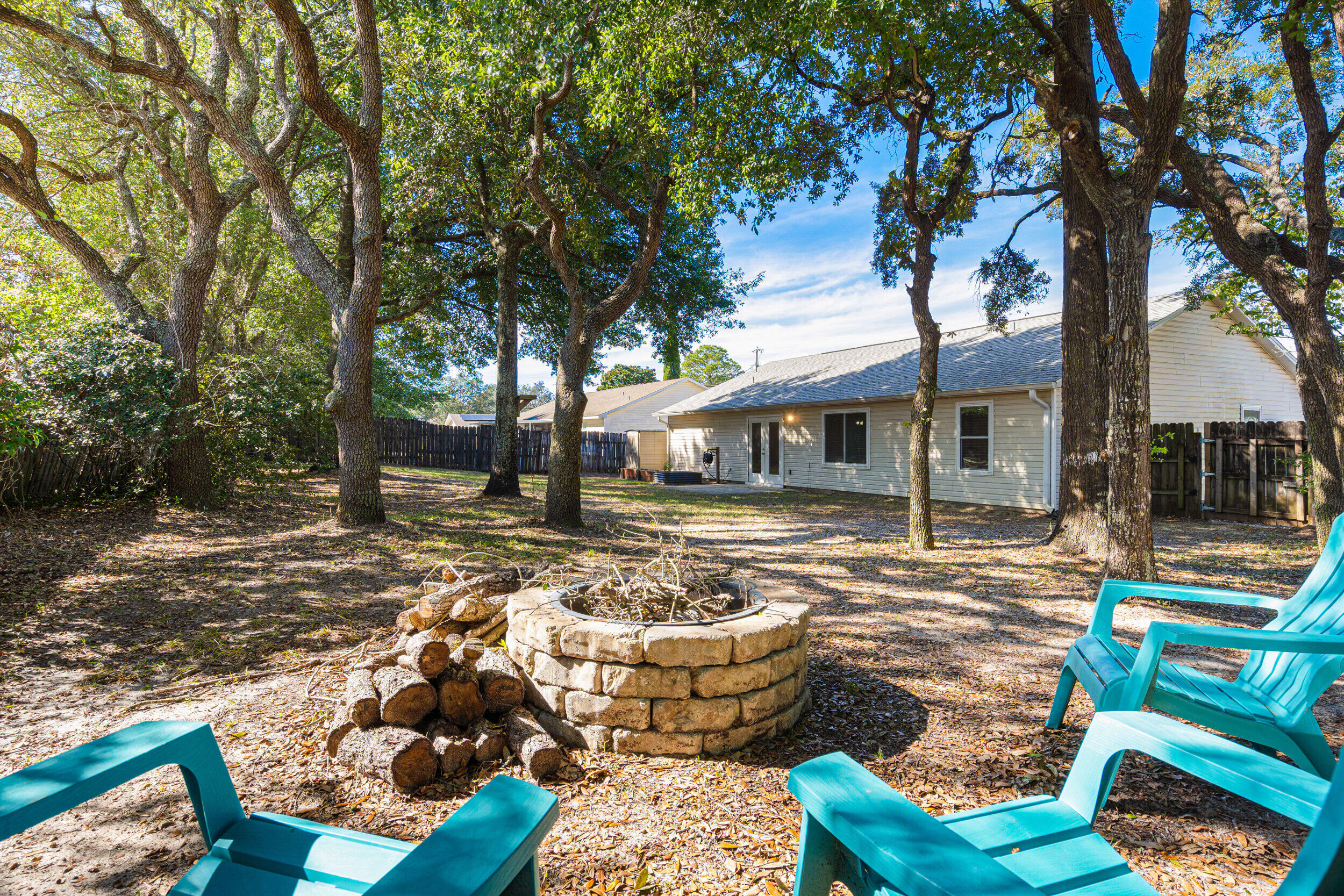 COUNTRY BREEZE ESTATES - Residential