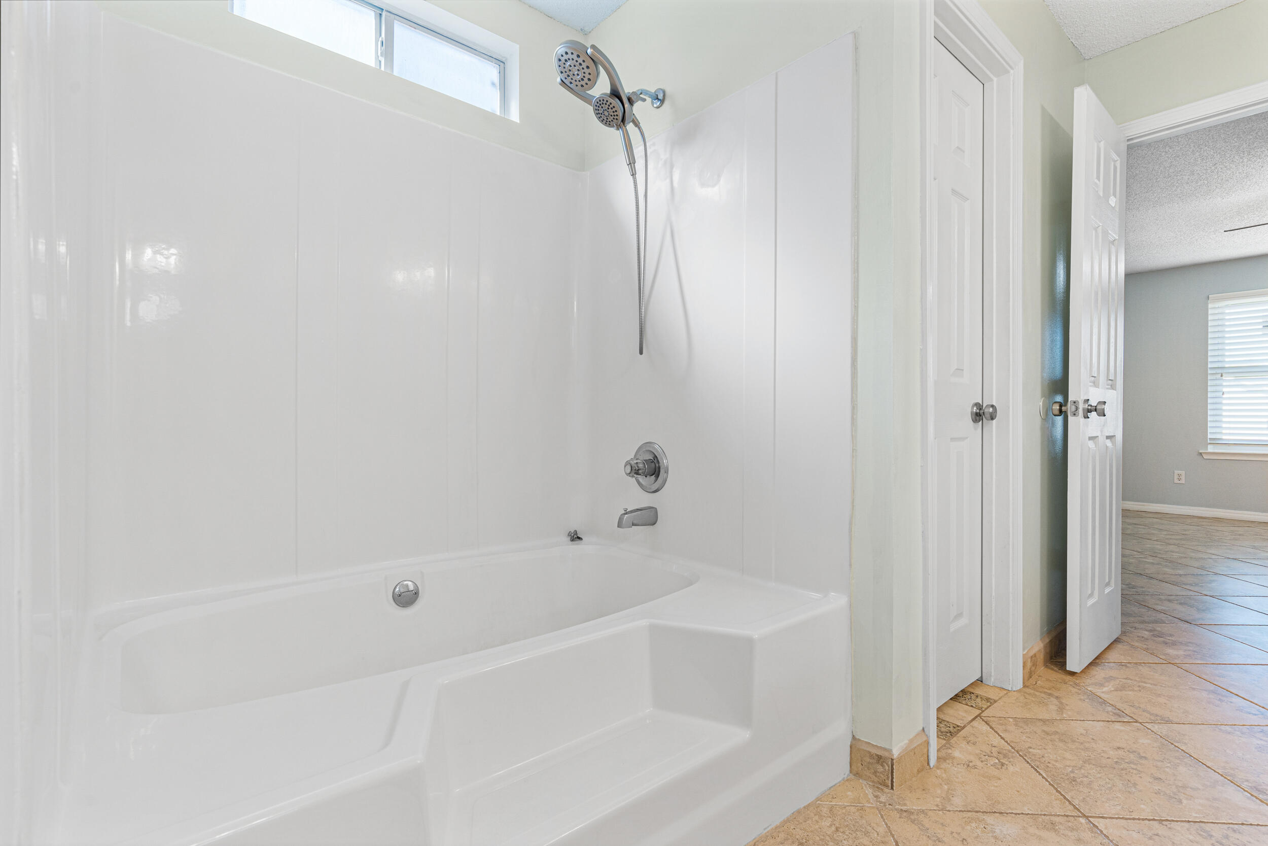 COUNTRY BREEZE ESTATES - Residential