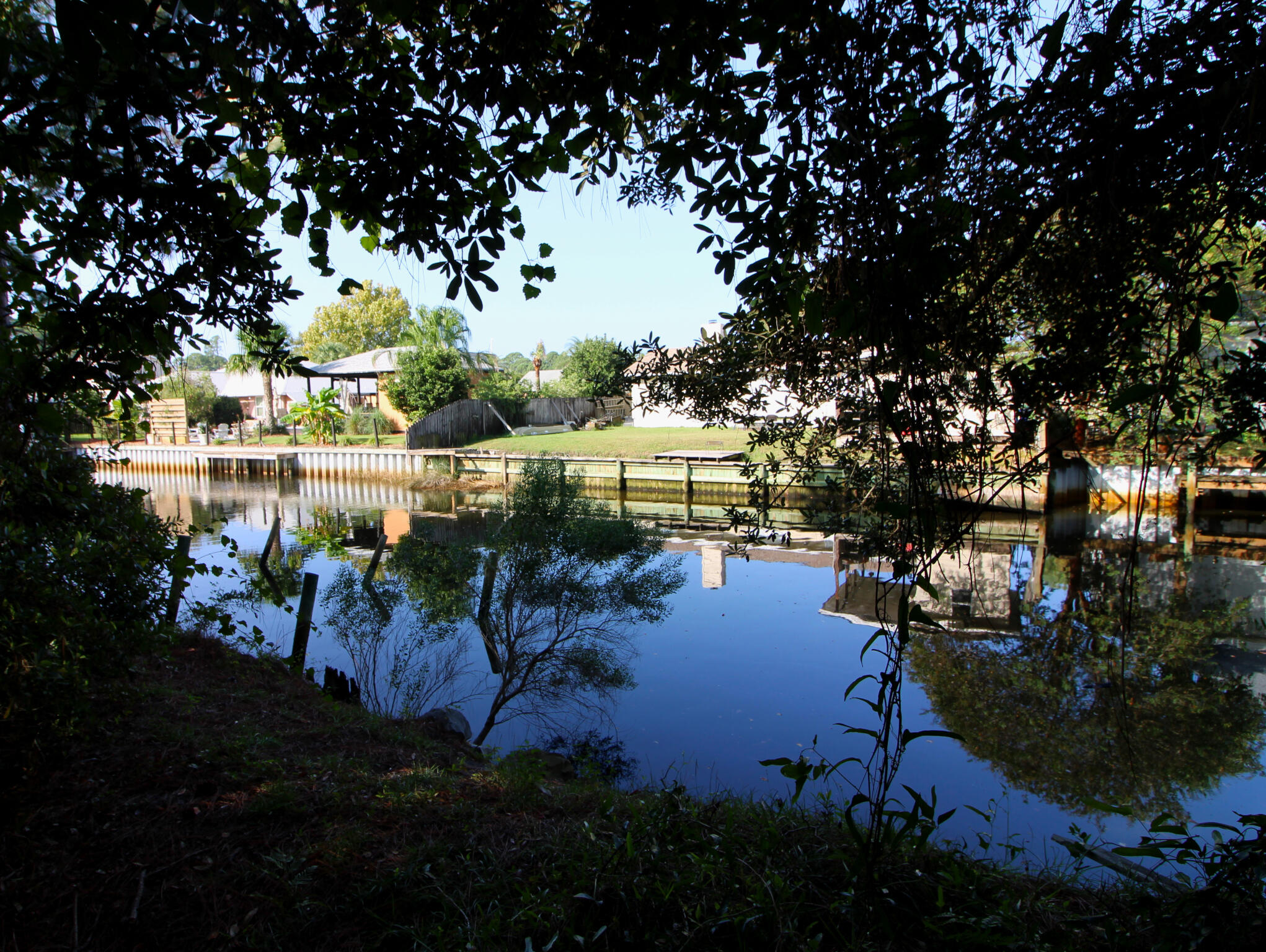 POLYNESIAN ISLANDS - Land