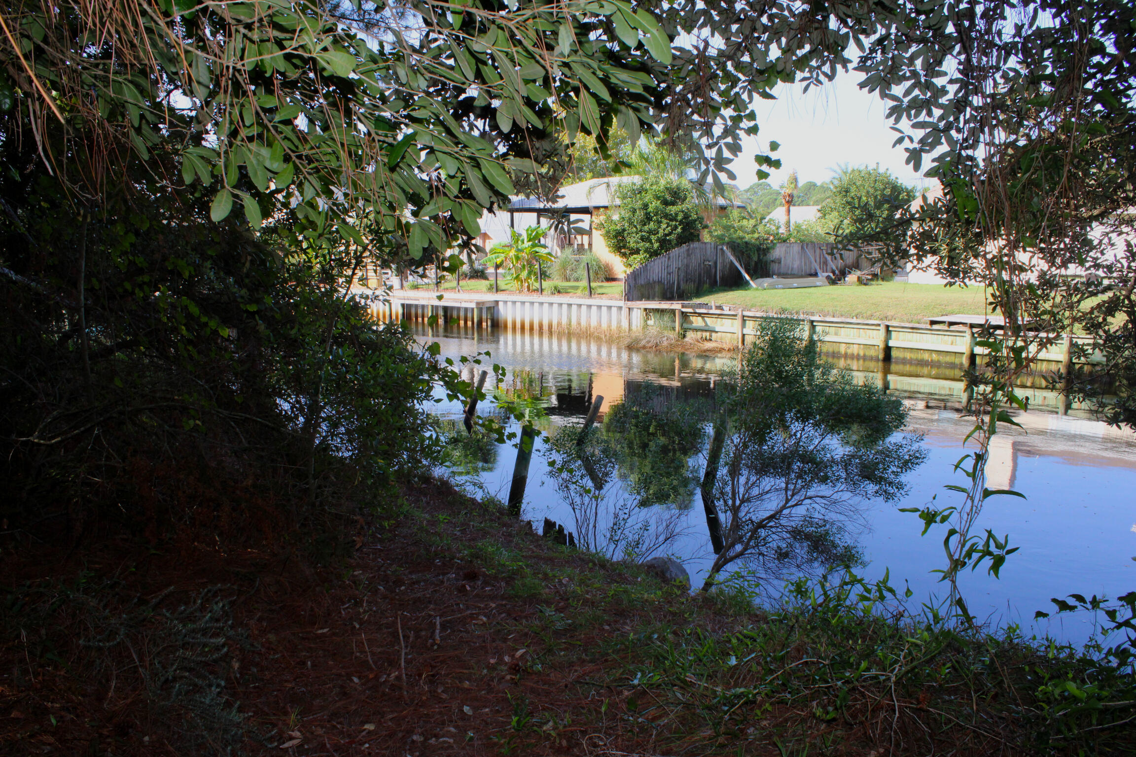 POLYNESIAN ISLANDS - Land