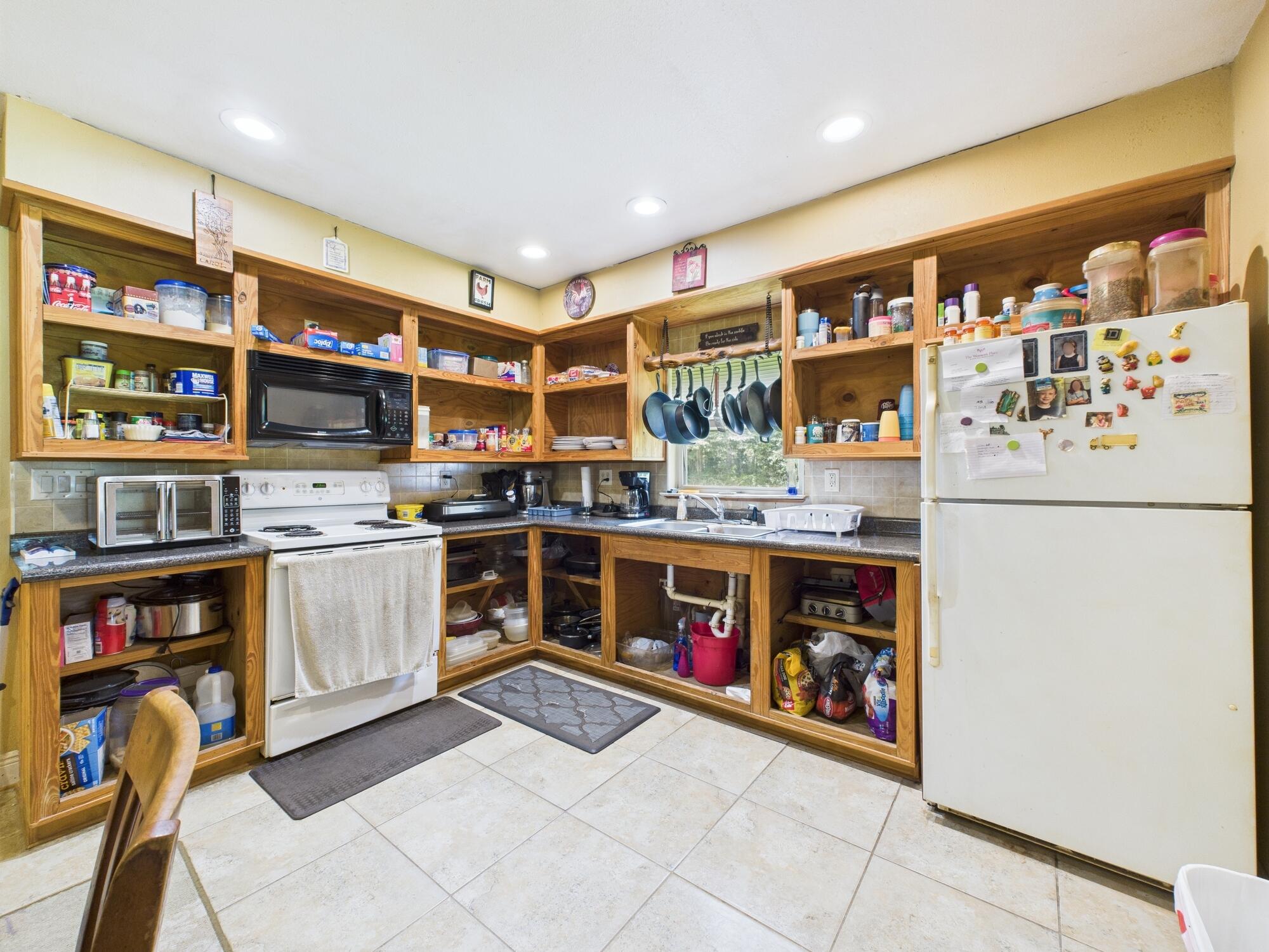 NO RECORDED SUBDIVISION - Residential