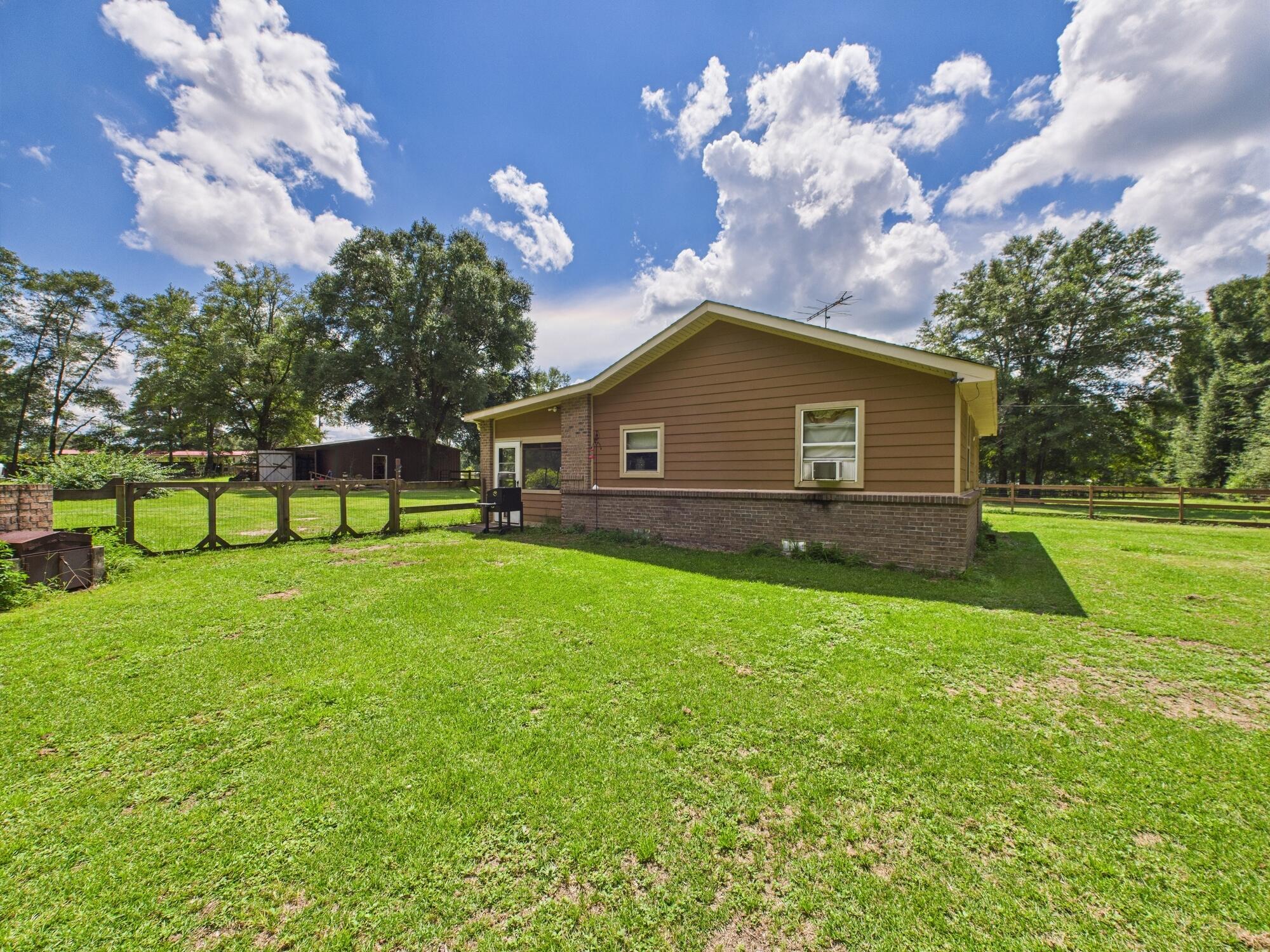 NO RECORDED SUBDIVISION - Residential