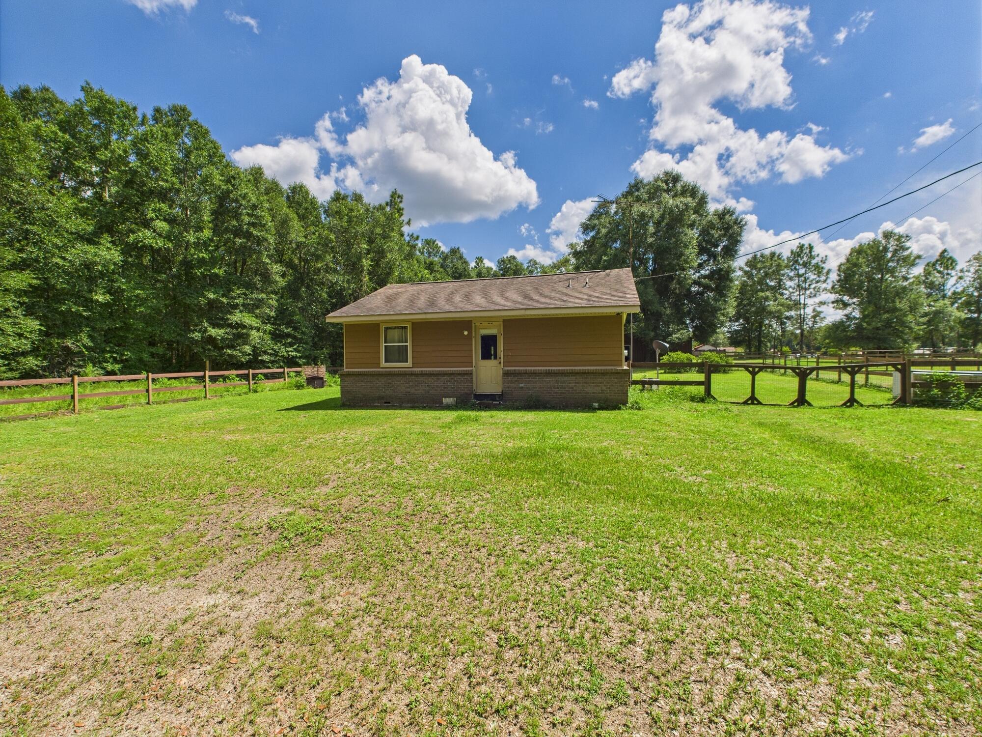 NO RECORDED SUBDIVISION - Residential