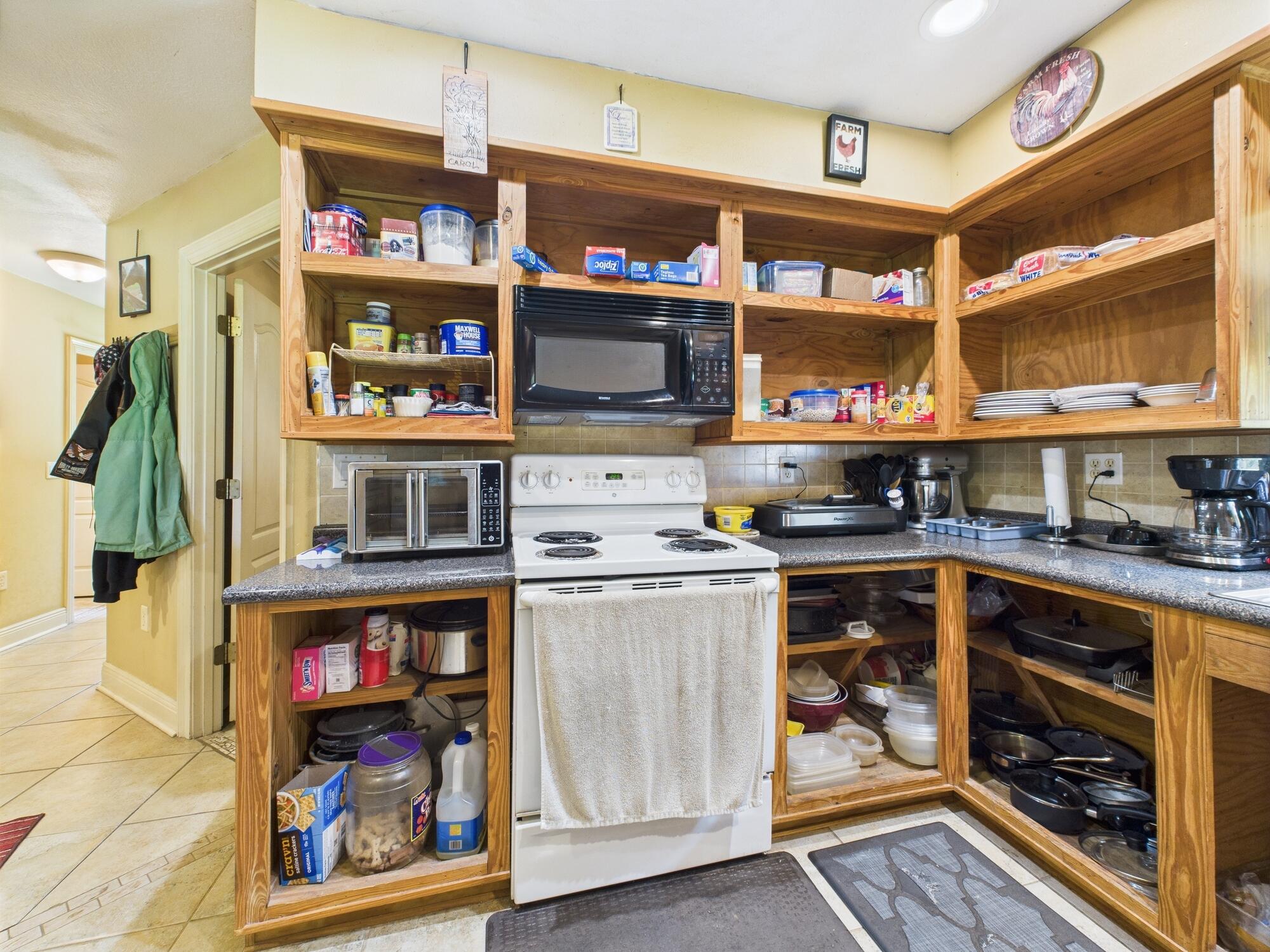 NO RECORDED SUBDIVISION - Residential