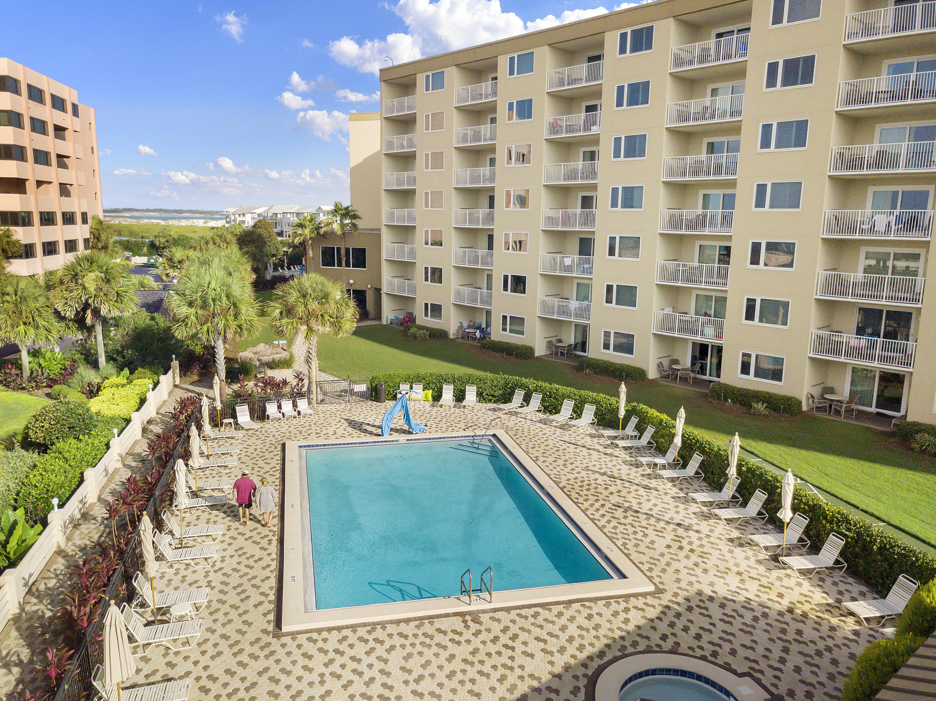 ISLANDER CONDO PH 1 - Residential