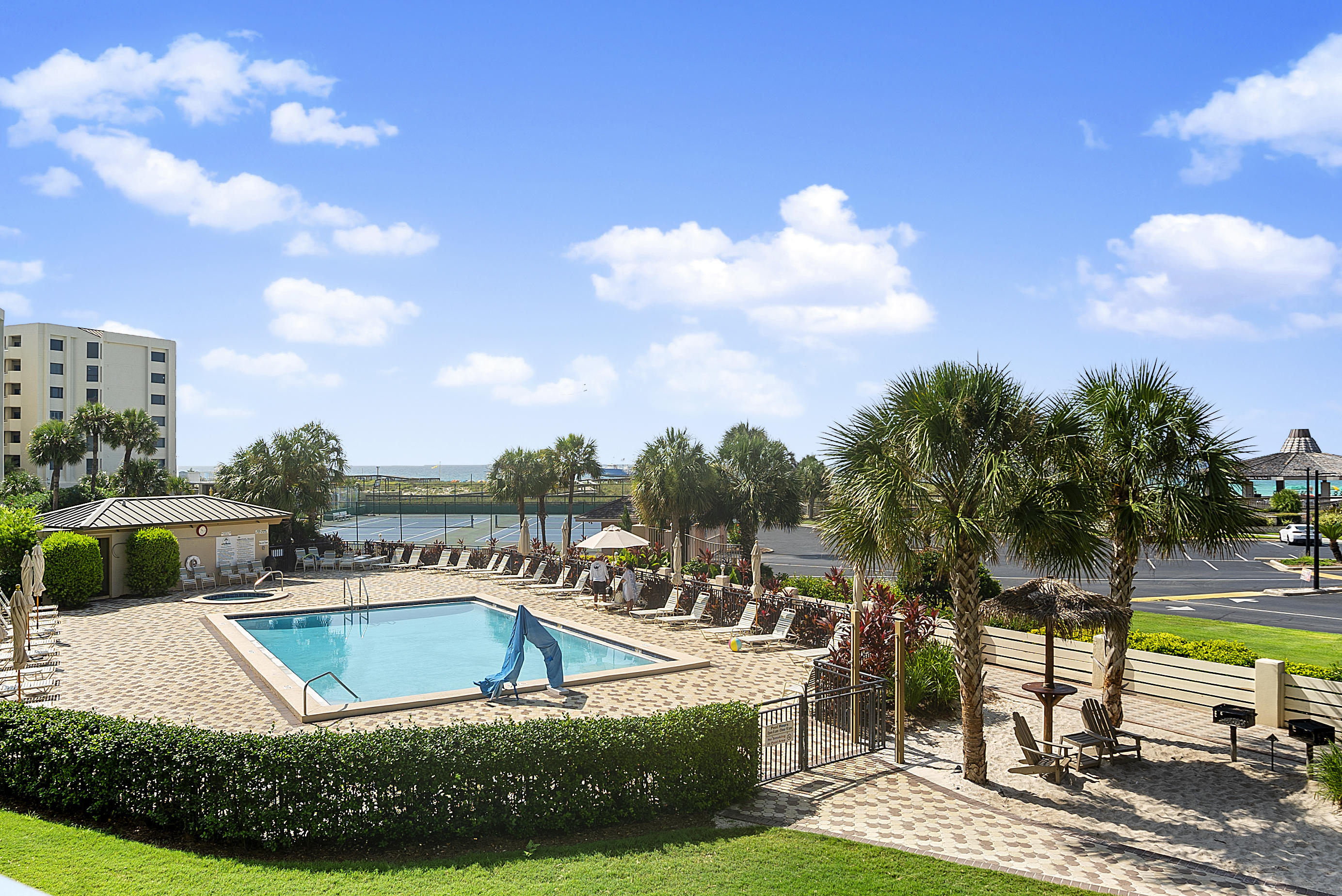 ISLANDER CONDO PH 1 - Residential