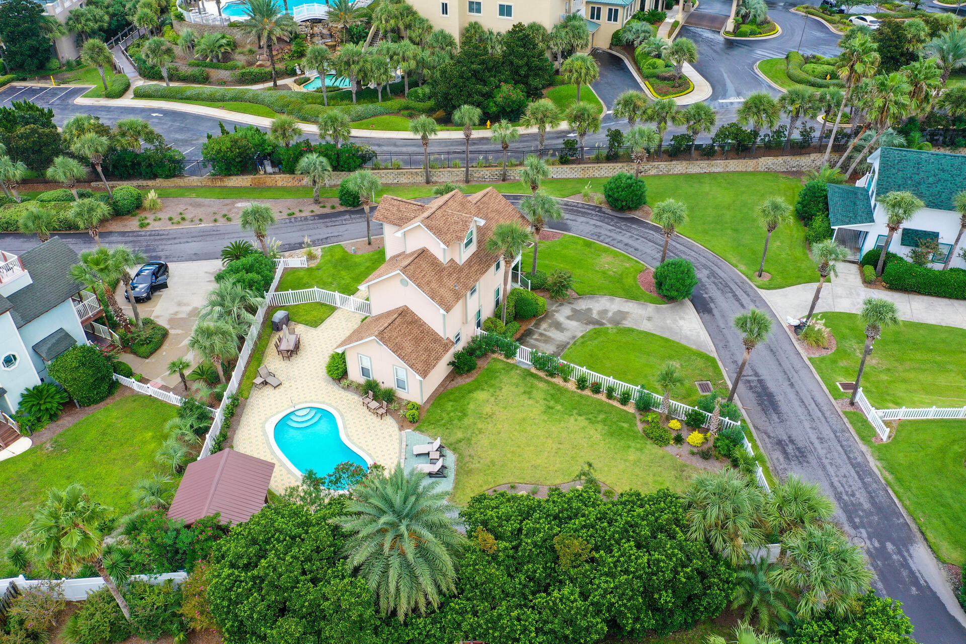 WINDANCER SHORES - Residential