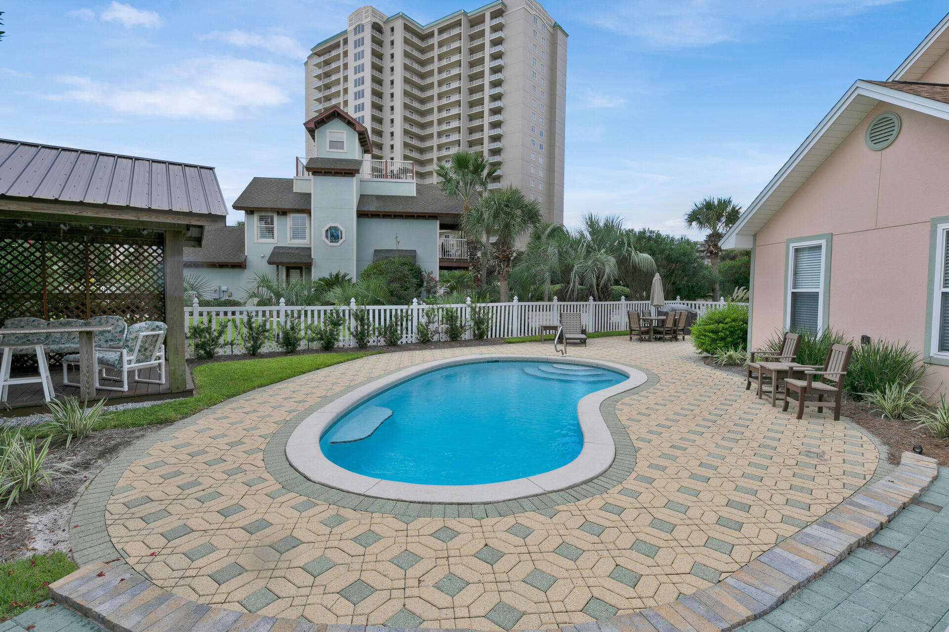 WINDANCER SHORES - Residential