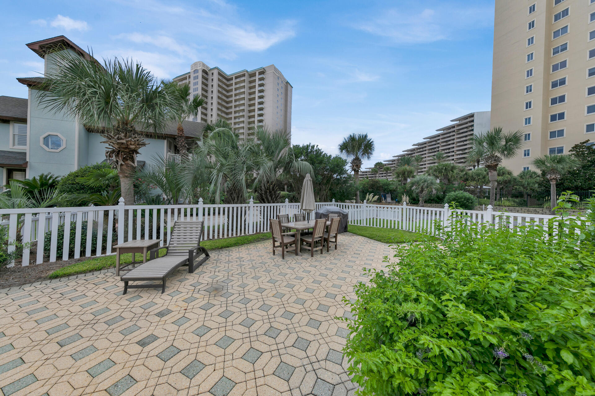 WINDANCER SHORES - Residential