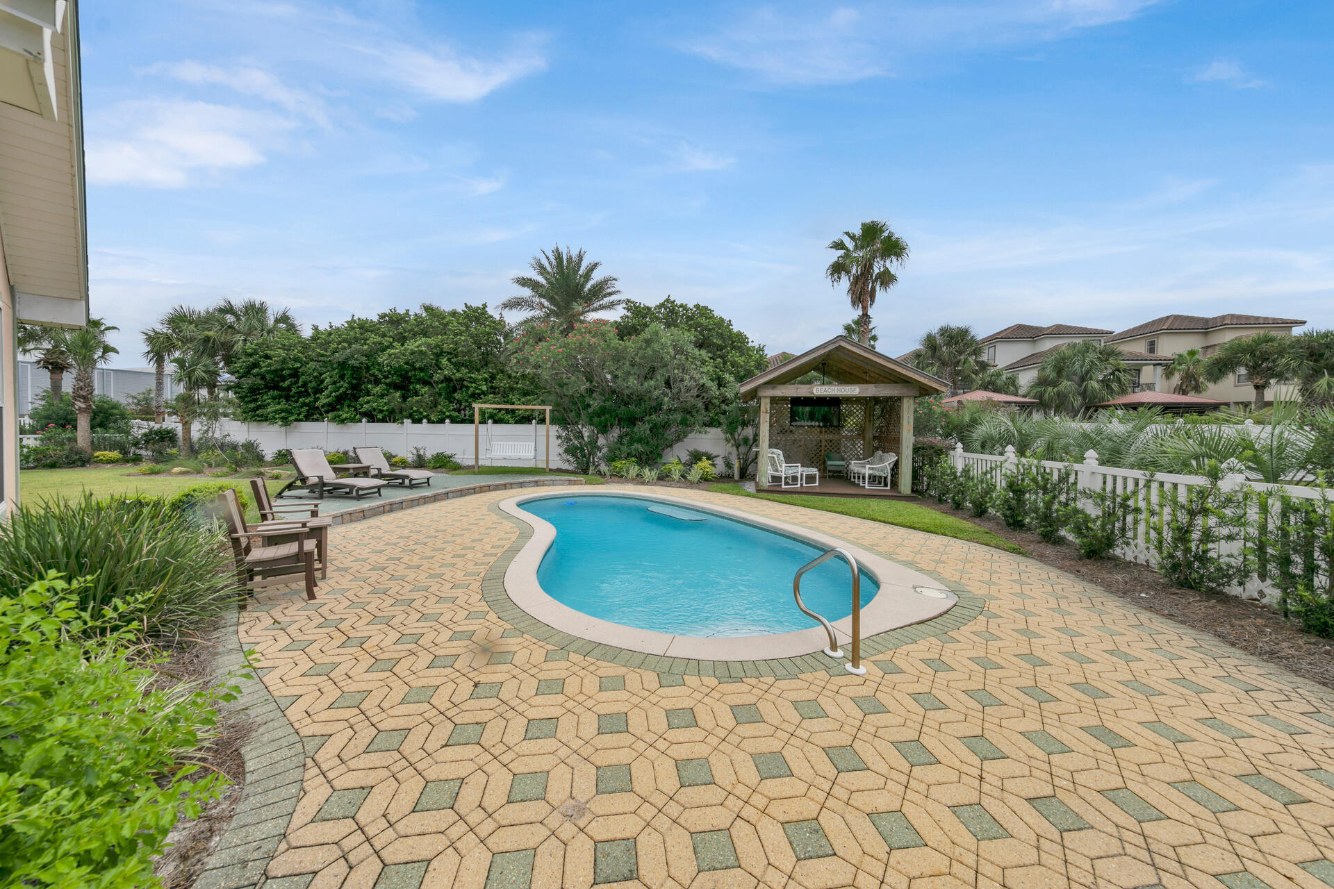 WINDANCER SHORES - Residential