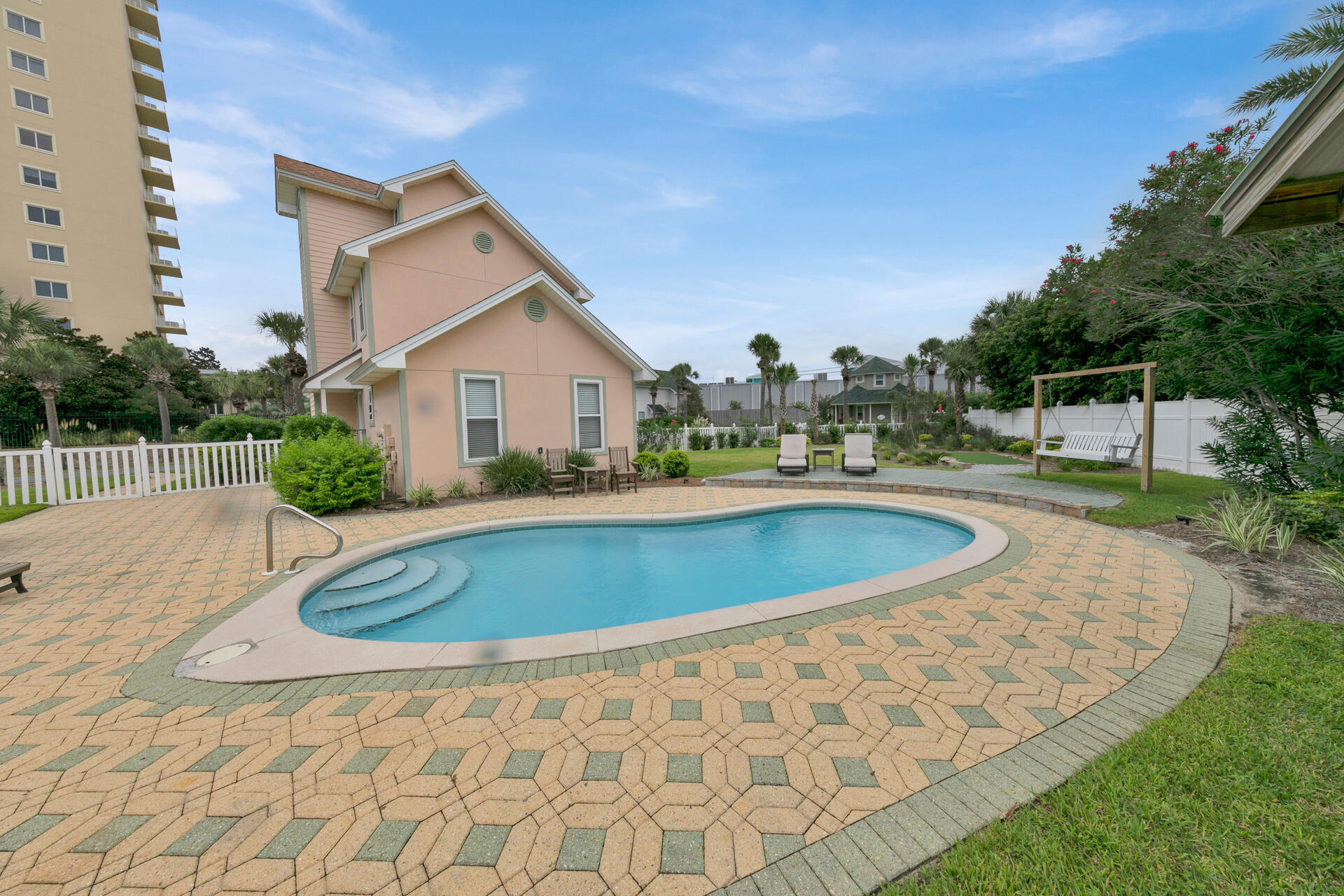 WINDANCER SHORES - Residential