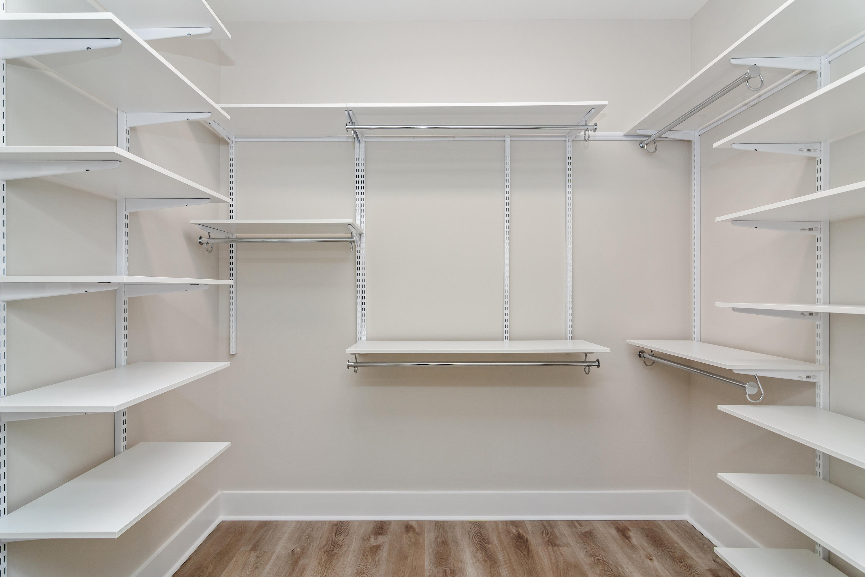 CRESTVIEW (231100.00) - Residential