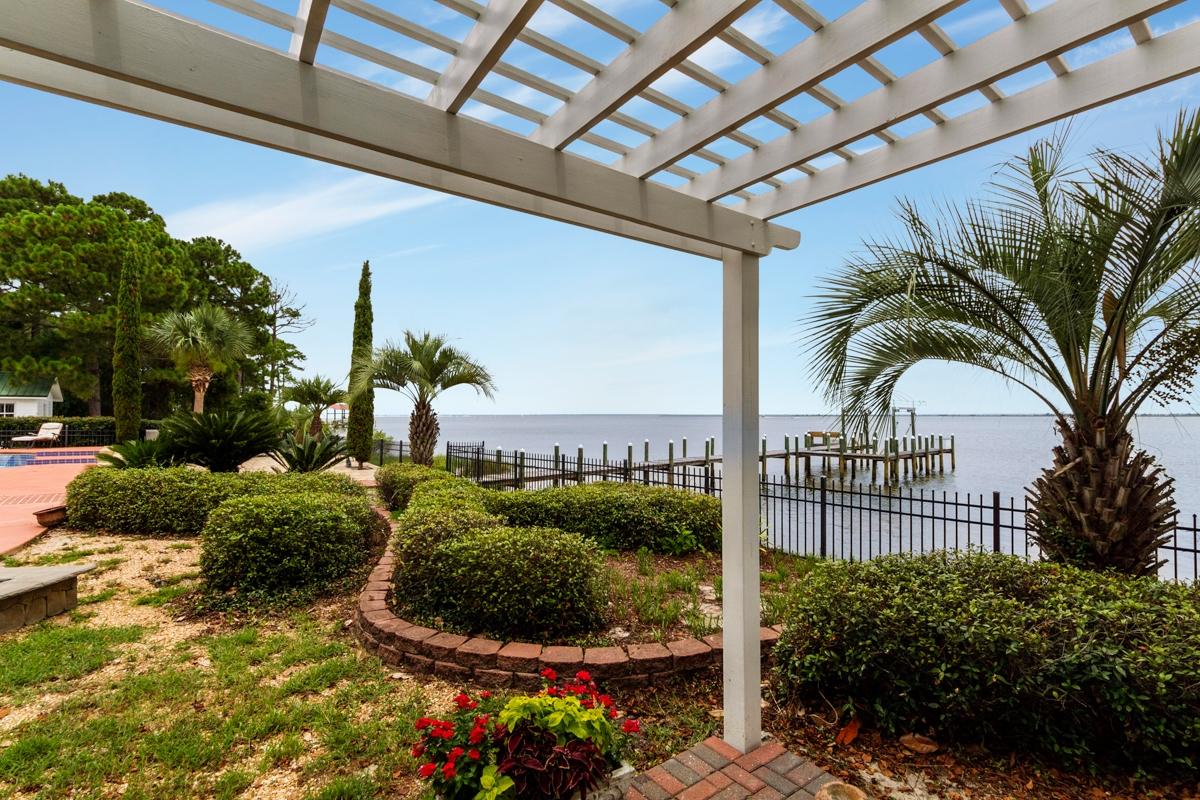 WOODLAND BAYOU ESTATES - Residential