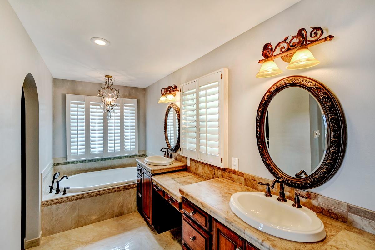 WOODLAND BAYOU ESTATES - Residential