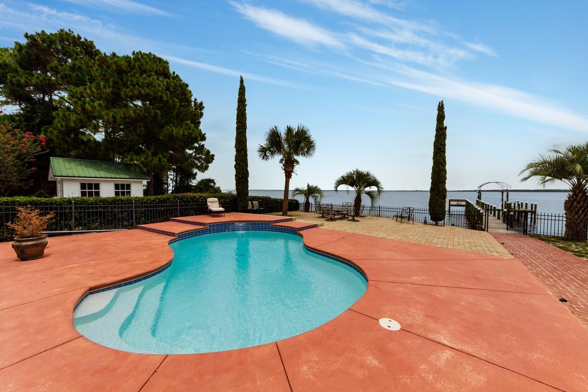 WOODLAND BAYOU ESTATES - Residential