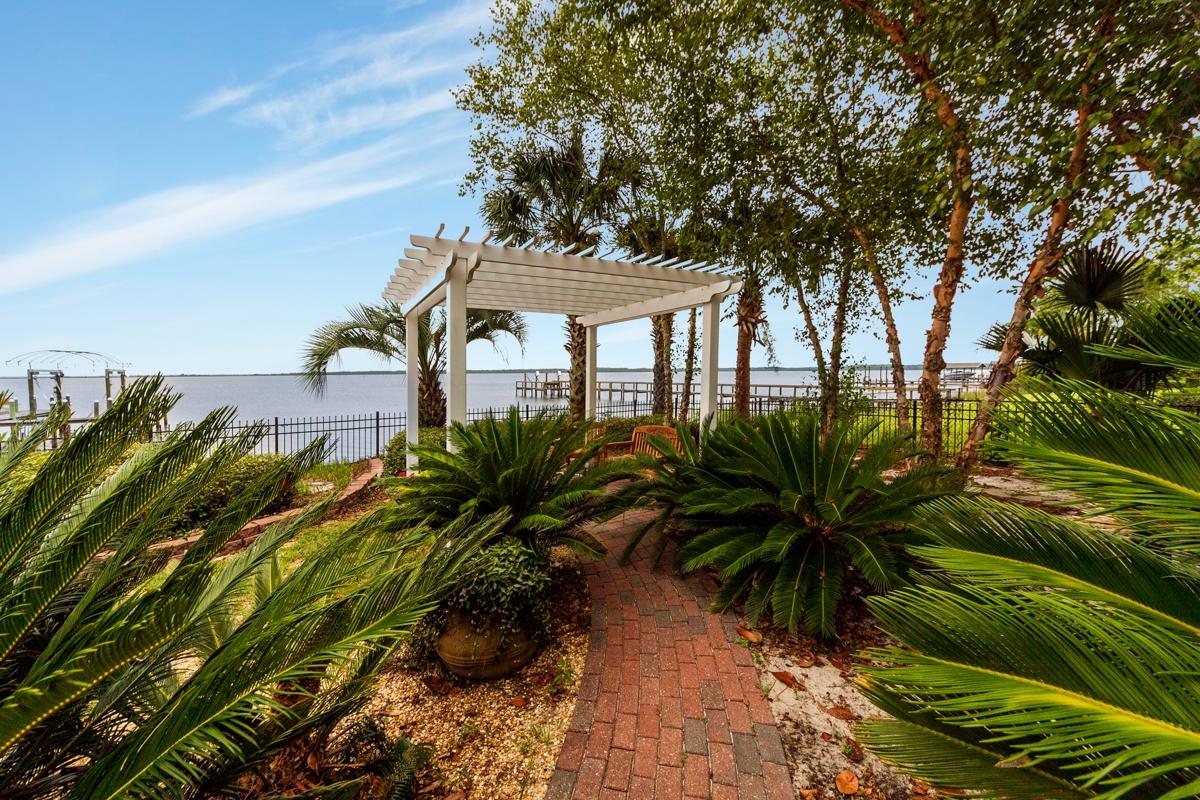 WOODLAND BAYOU ESTATES - Residential