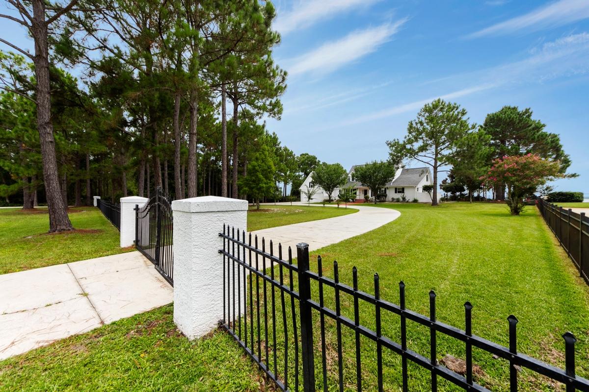 WOODLAND BAYOU ESTATES - Residential