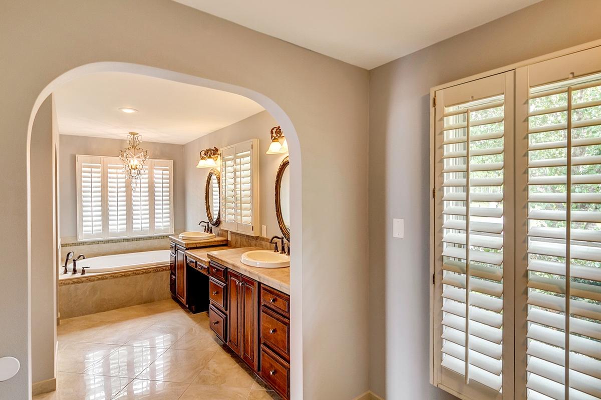 WOODLAND BAYOU ESTATES - Residential