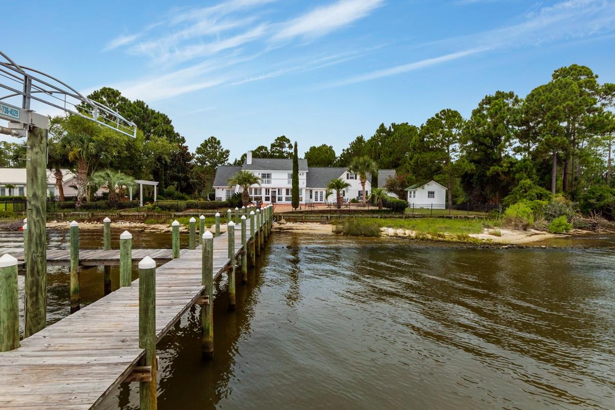 WOODLAND BAYOU ESTATES - Residential