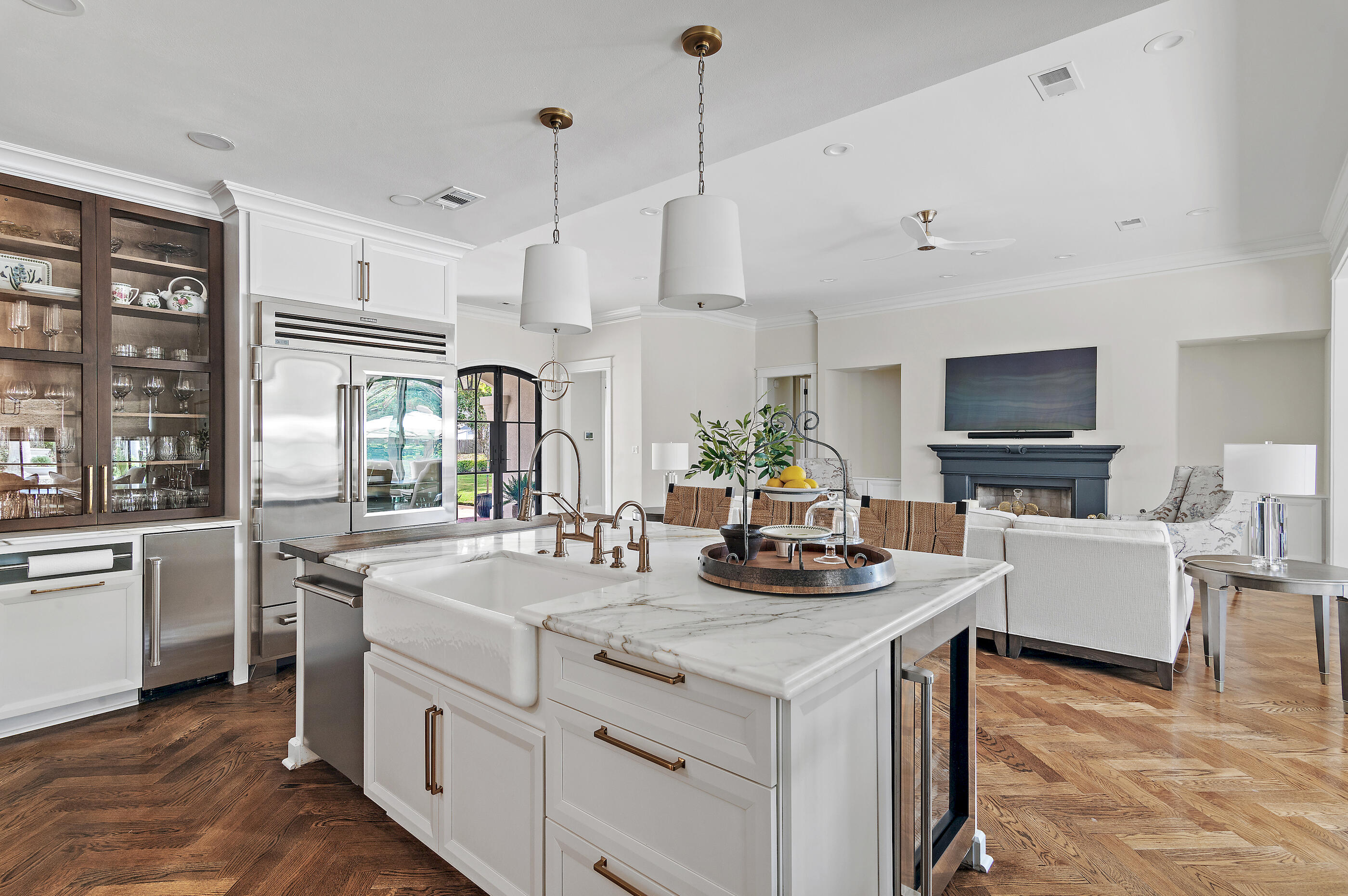 BAYTOWNE AVE EAST - Residential