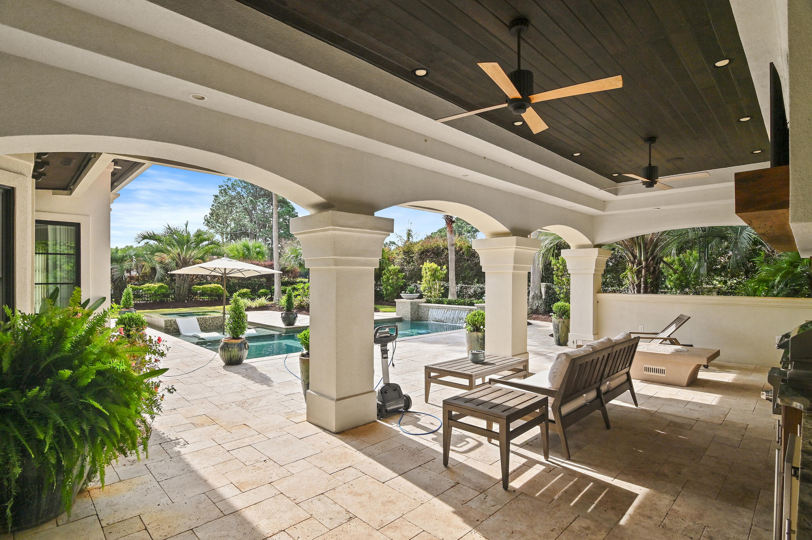 BAYTOWNE AVE EAST - Residential