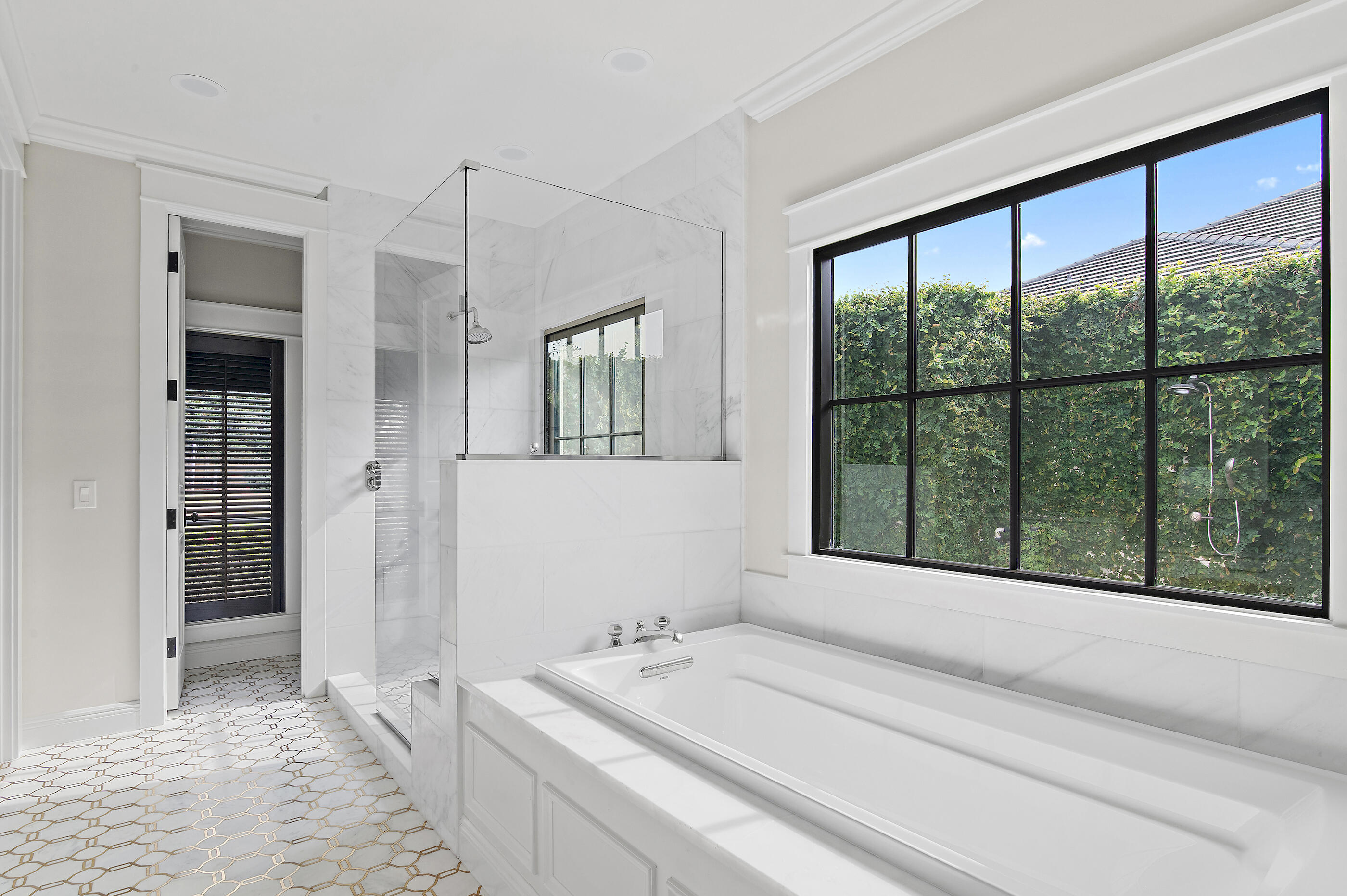 BAYTOWNE AVE EAST - Residential