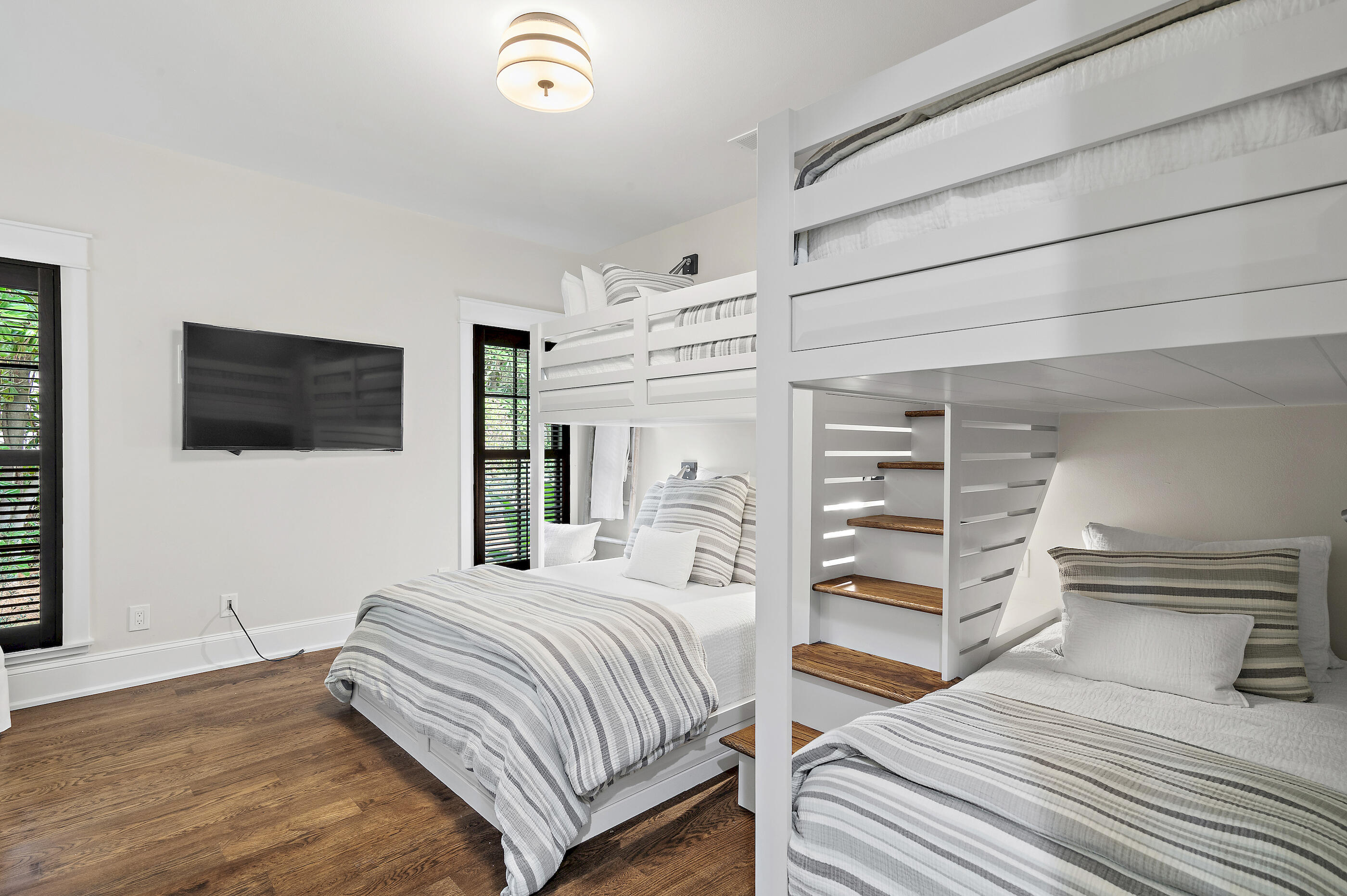 BAYTOWNE AVE EAST - Residential