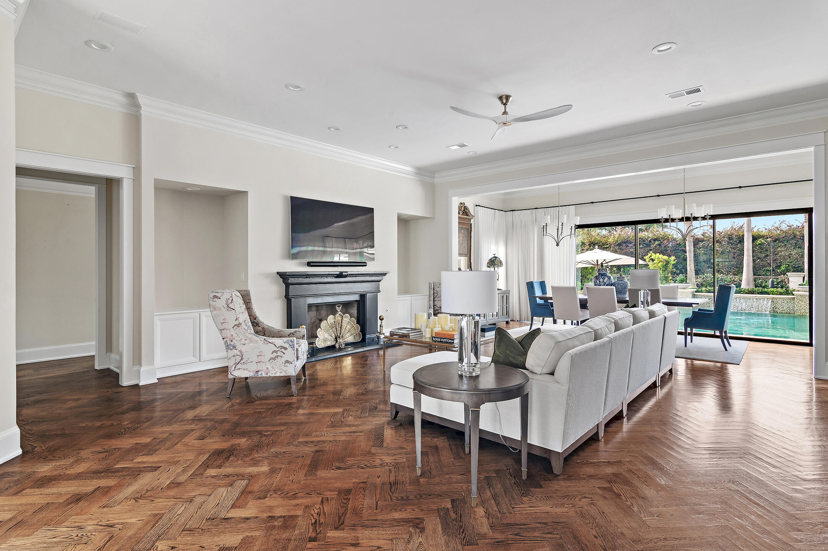 BAYTOWNE AVE EAST - Residential