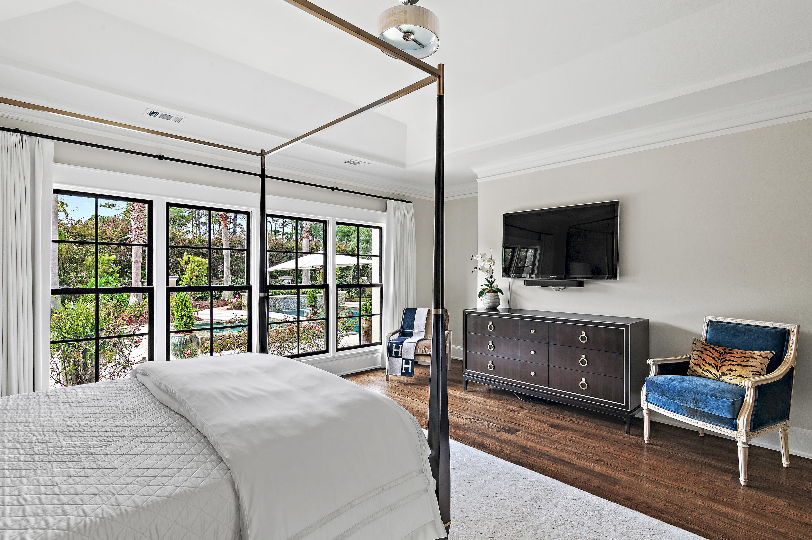 BAYTOWNE AVE EAST - Residential