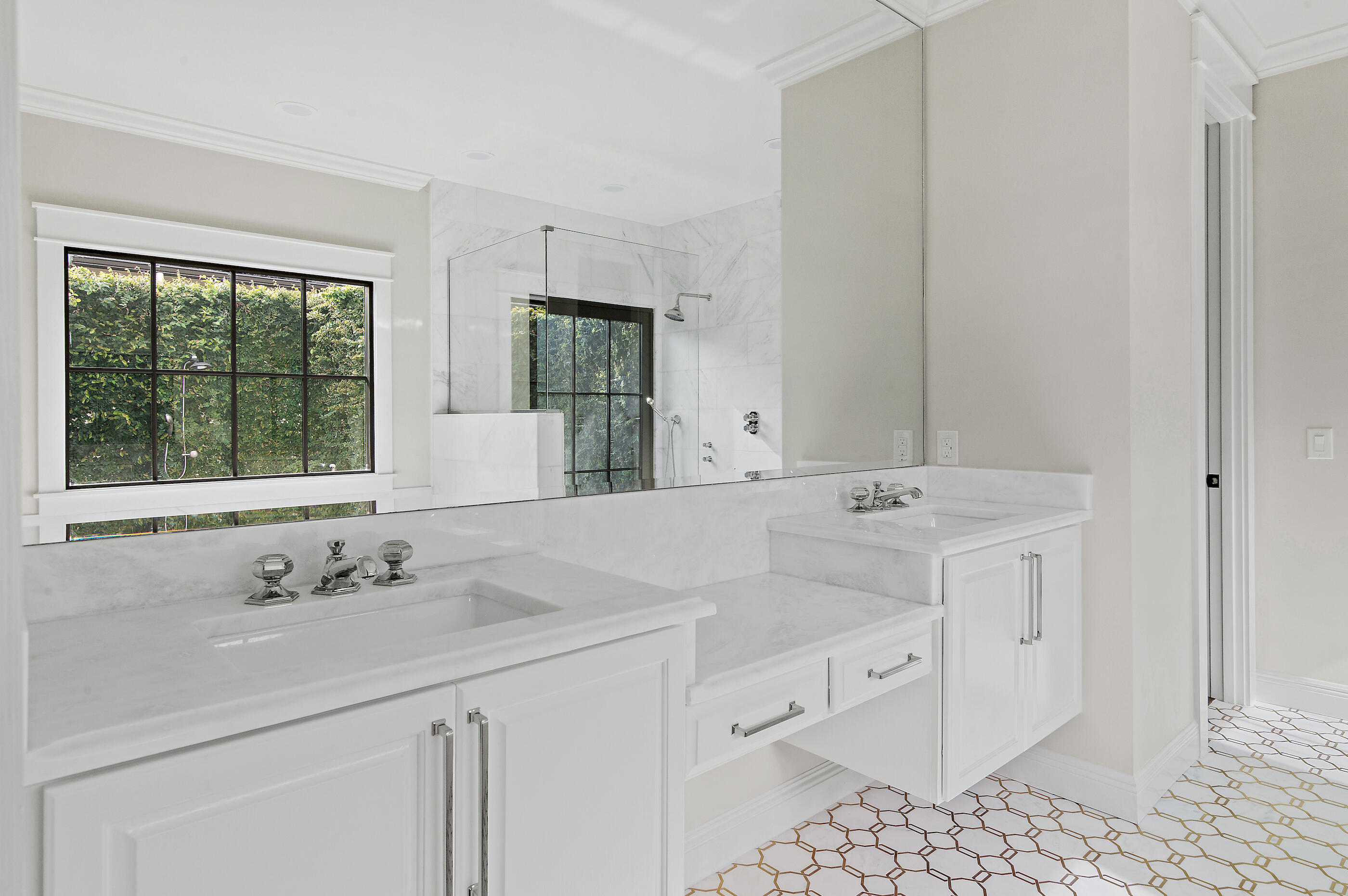 BAYTOWNE AVE EAST - Residential