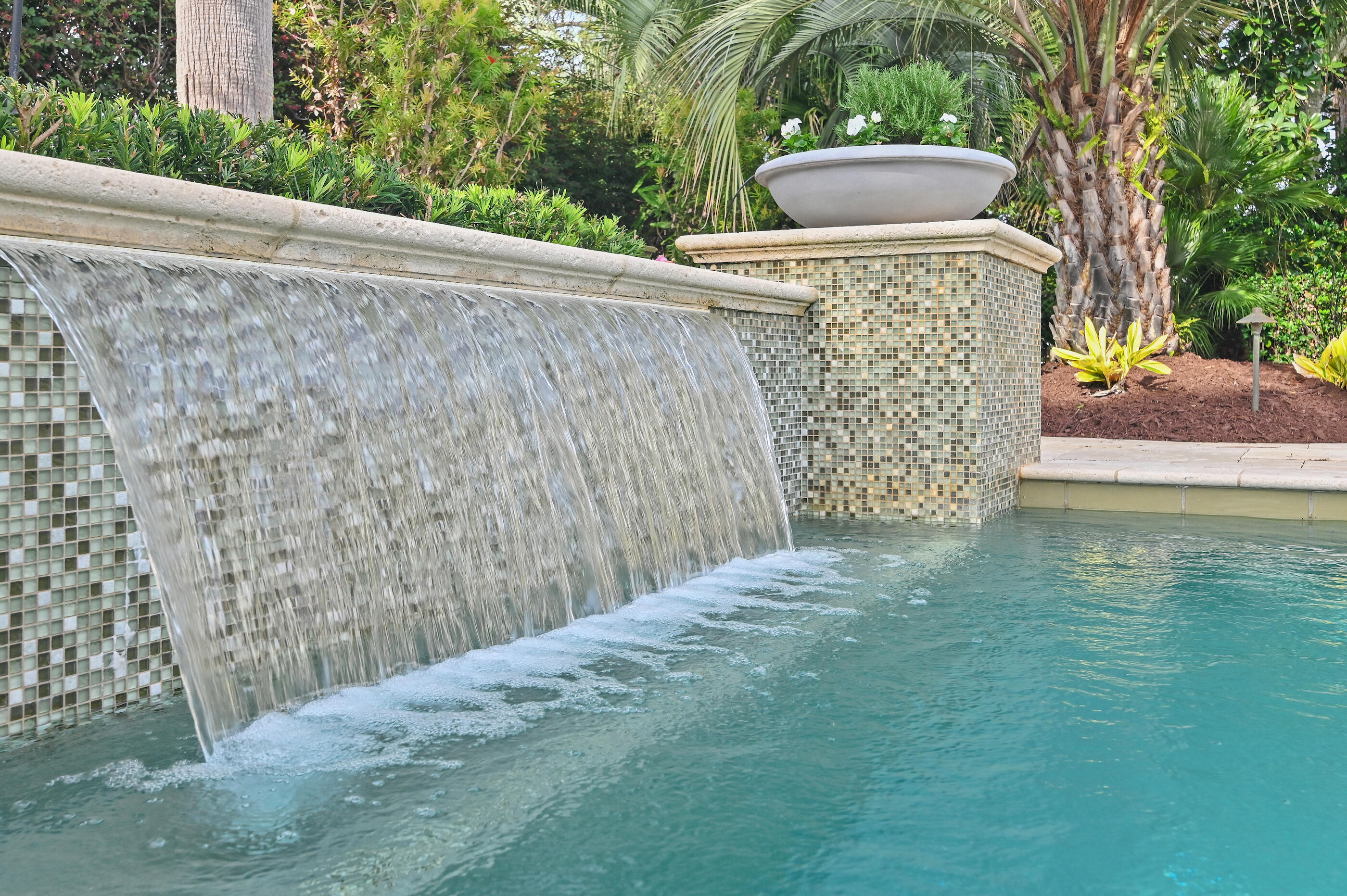 BAYTOWNE AVE EAST - Residential