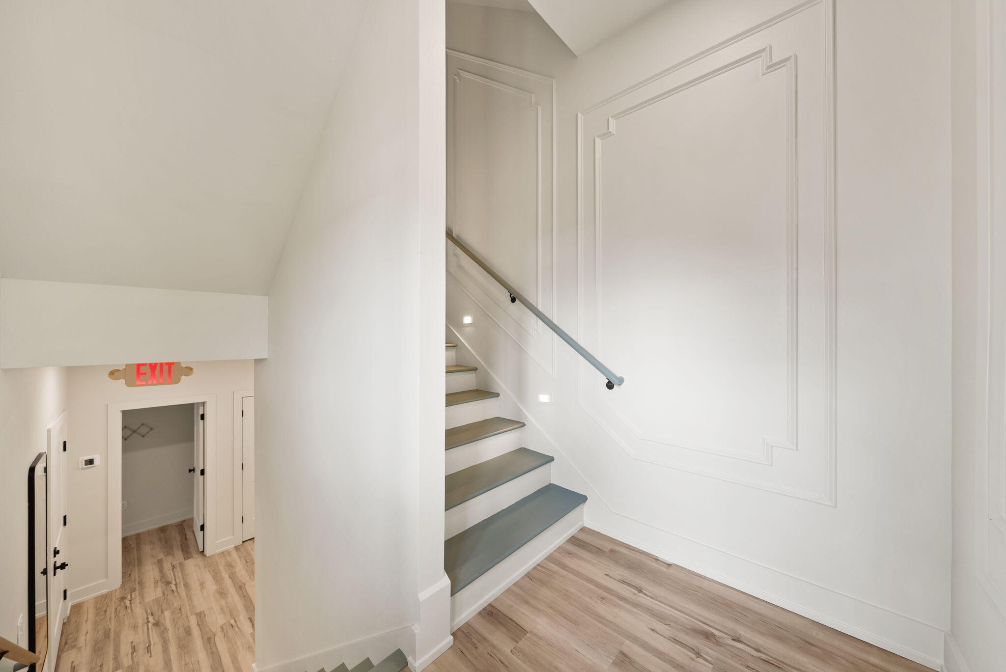 Laguna Beach Estates 6th Add - Residential