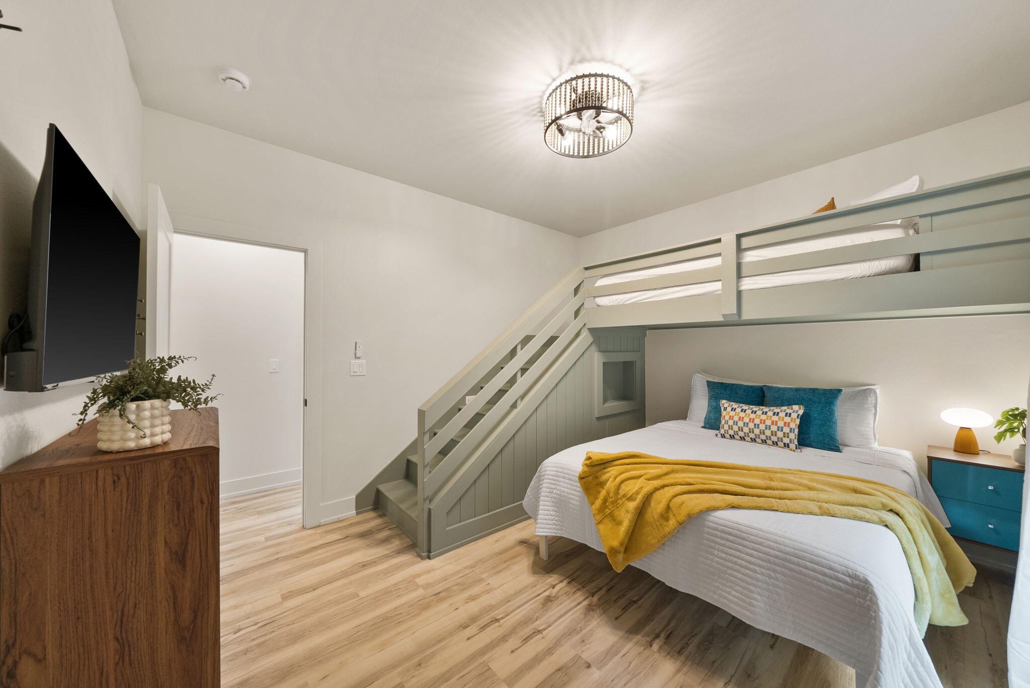 Laguna Beach Estates 6th Add - Residential