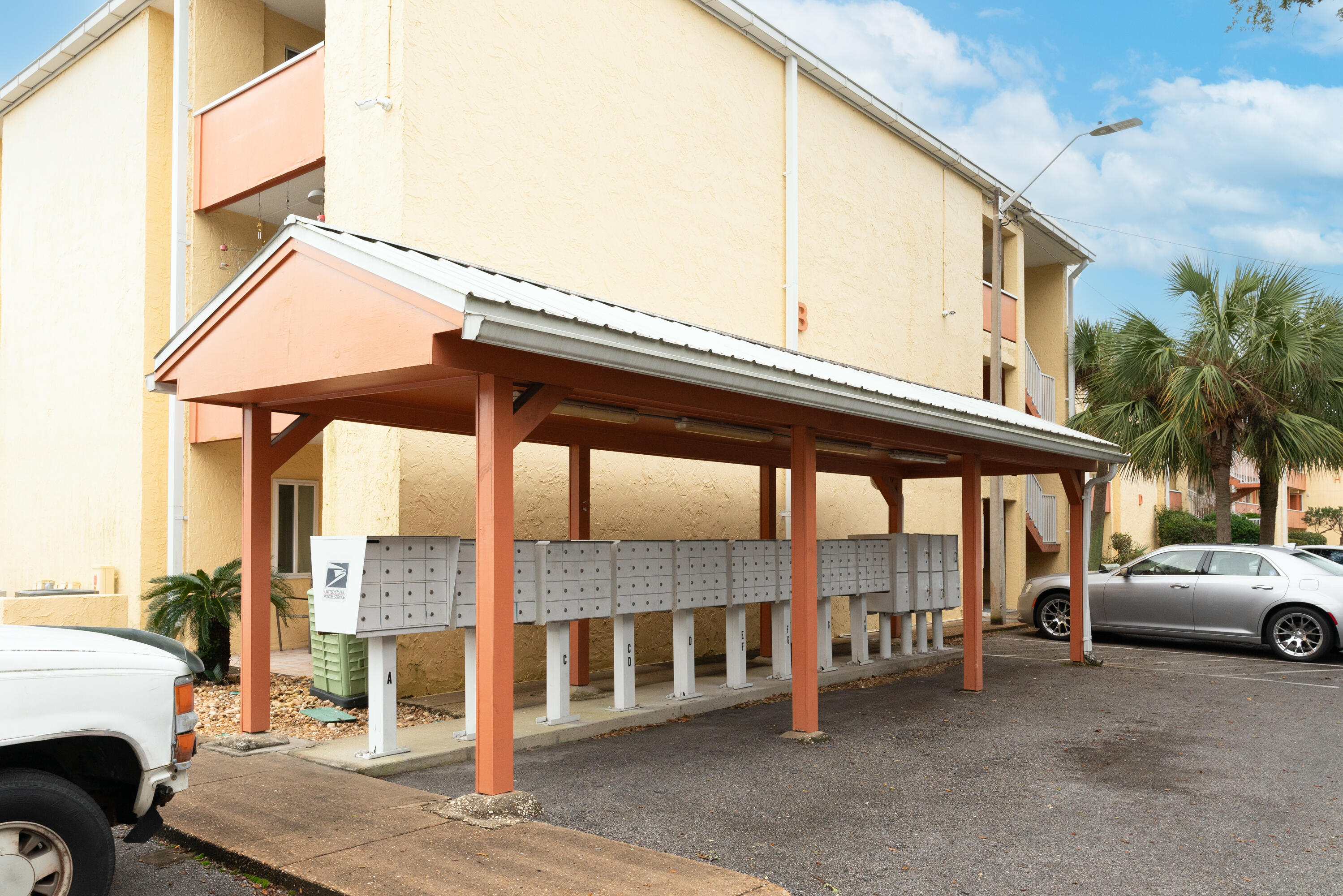 CEDARS CONDO - Residential