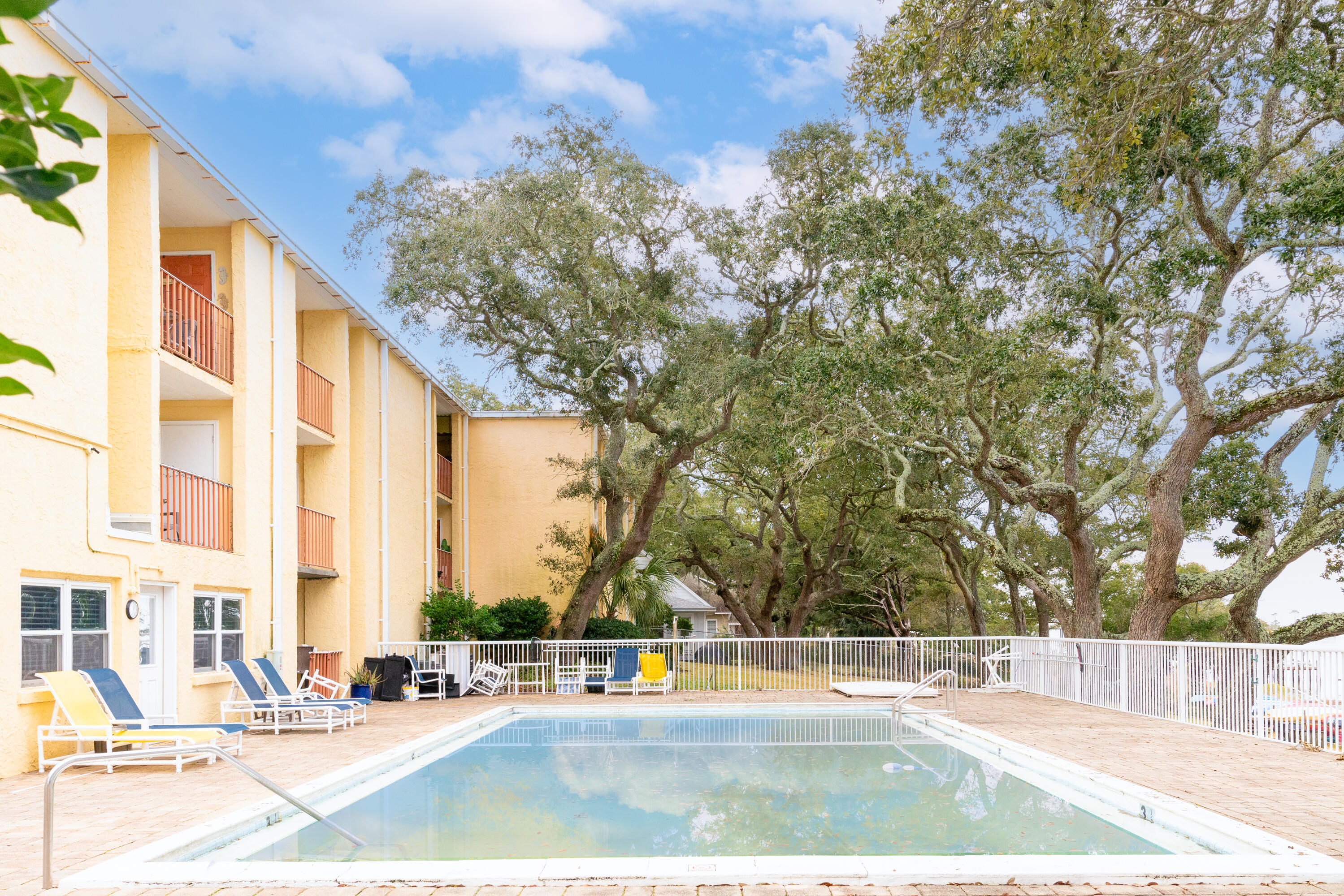 CEDARS CONDO - Residential