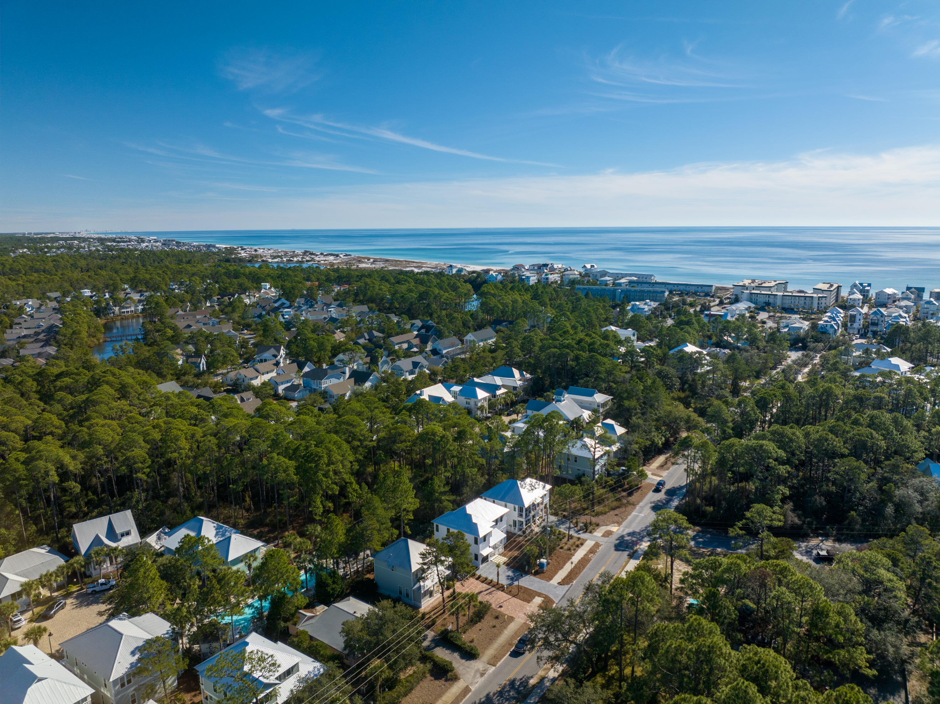 COTTAGES AT EASTERN LAKE - Residential