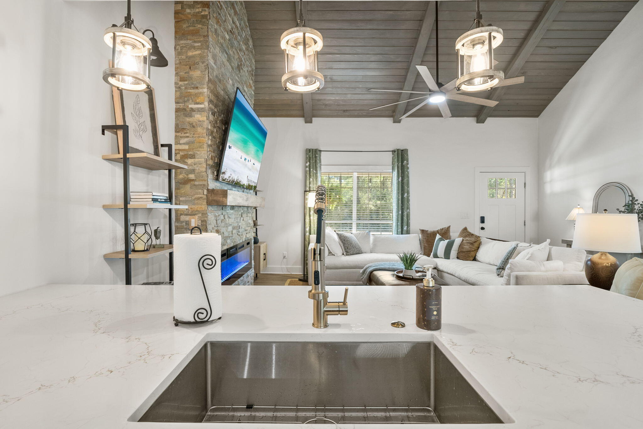 EXCLUSIVE BEACH - Residential