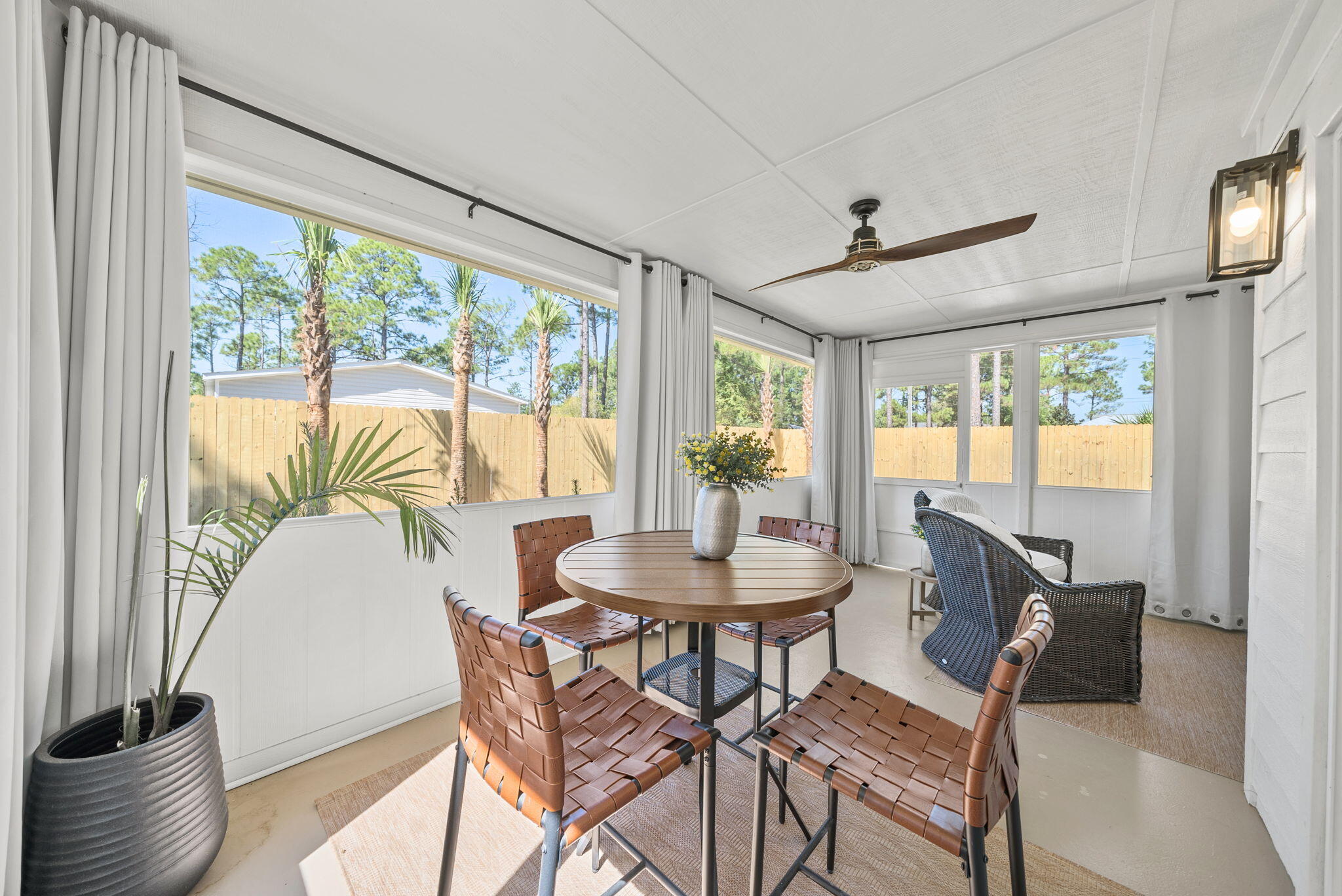 EXCLUSIVE BEACH - Residential