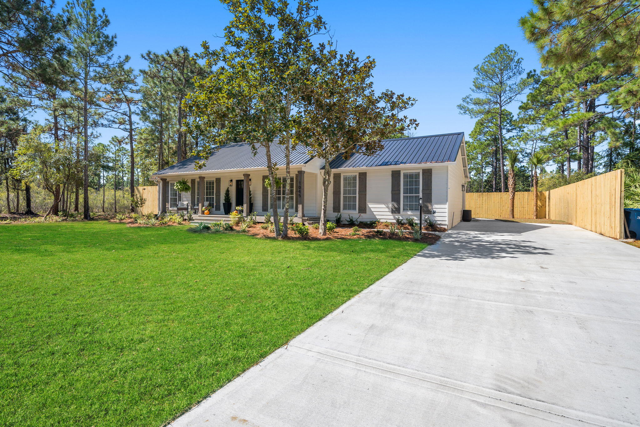 EXCLUSIVE BEACH - Residential