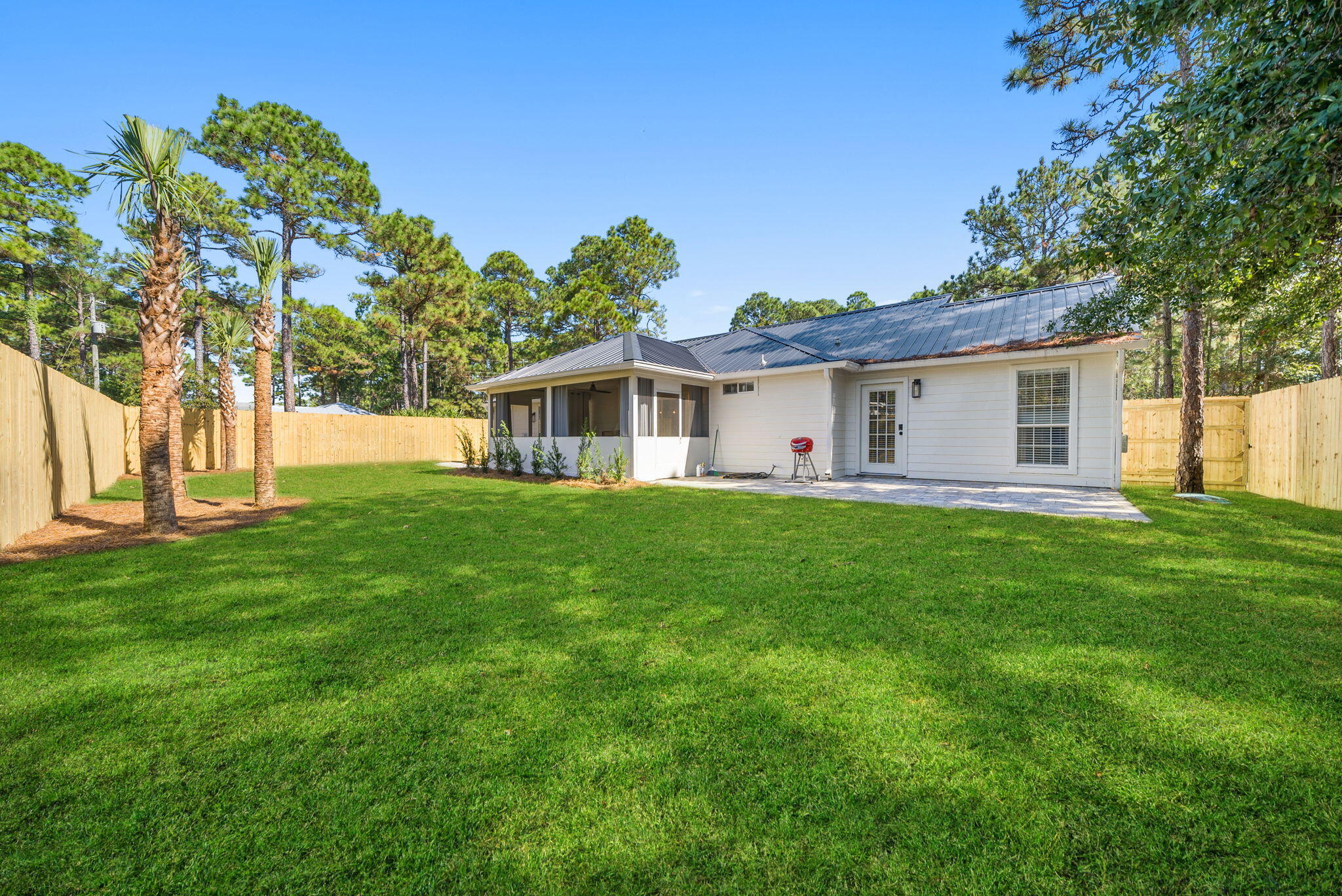 EXCLUSIVE BEACH - Residential