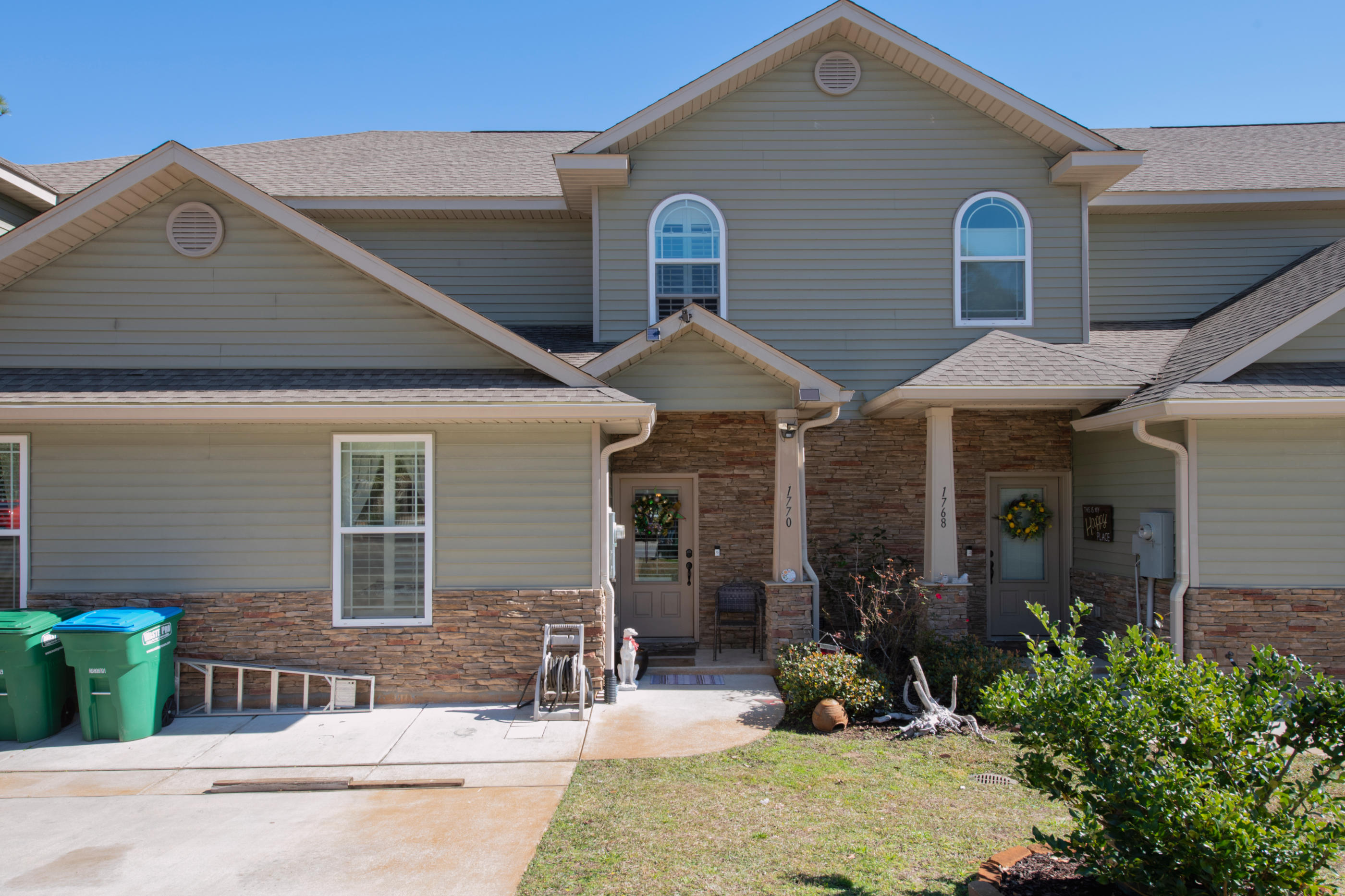 Desirable Soundfront Community! First level features include Master Suite, Great Room, Dining Area, Kitchen, Half bath & crown molding. Tile flooring throughout first floor except for carpet in the Master Suite, granite counters in kitchen, custom cabinets, stainless steel appliances.& windows w/ custom plantation shutters. The second level features 3 spacious bedrooms & bathroom. One bedroom makes a perfect second master with a connected bath that also has access from hallway. The upstairs bedrooms have carpet, ceiling fans & the bathroom has tile floors & granite counters. The backyard is fenced and very private. This Community features a pool, cabana, & deeded access to Santa Rosa Sound. Great location, close to schools, beaches, and military bases. Call today for a private showing!