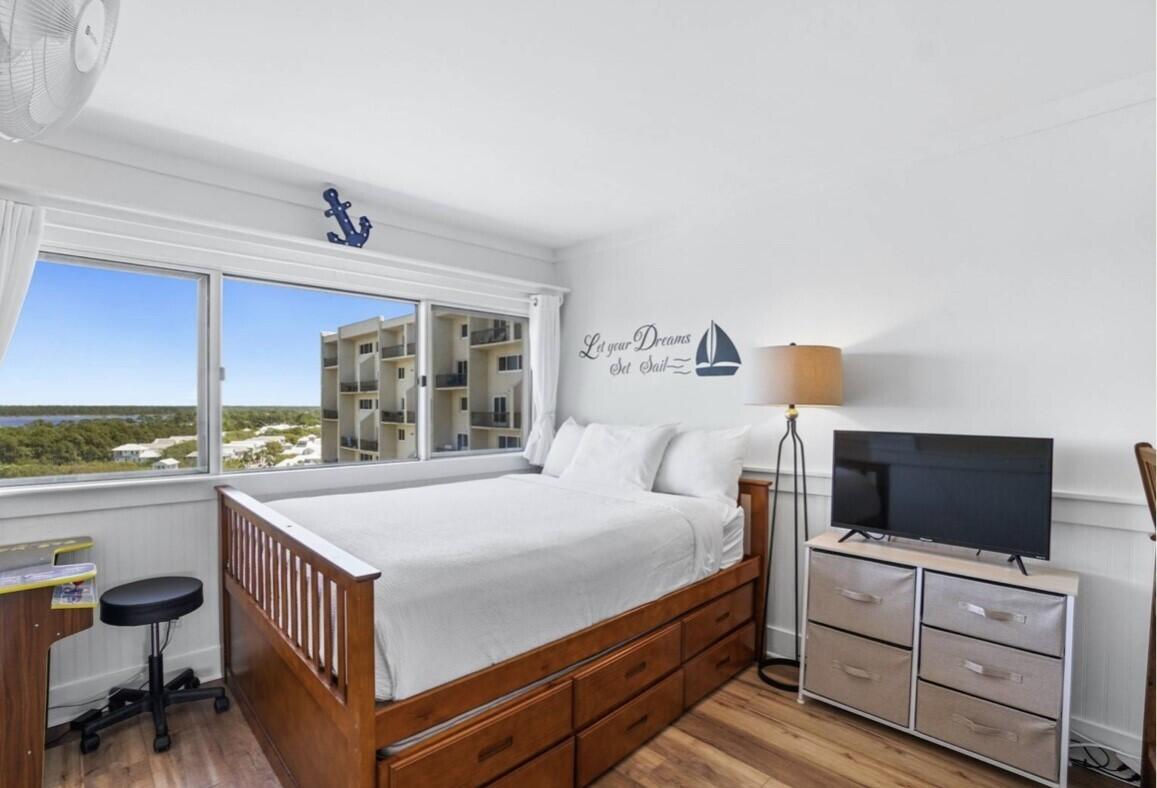 PINNACLE PORT - Residential