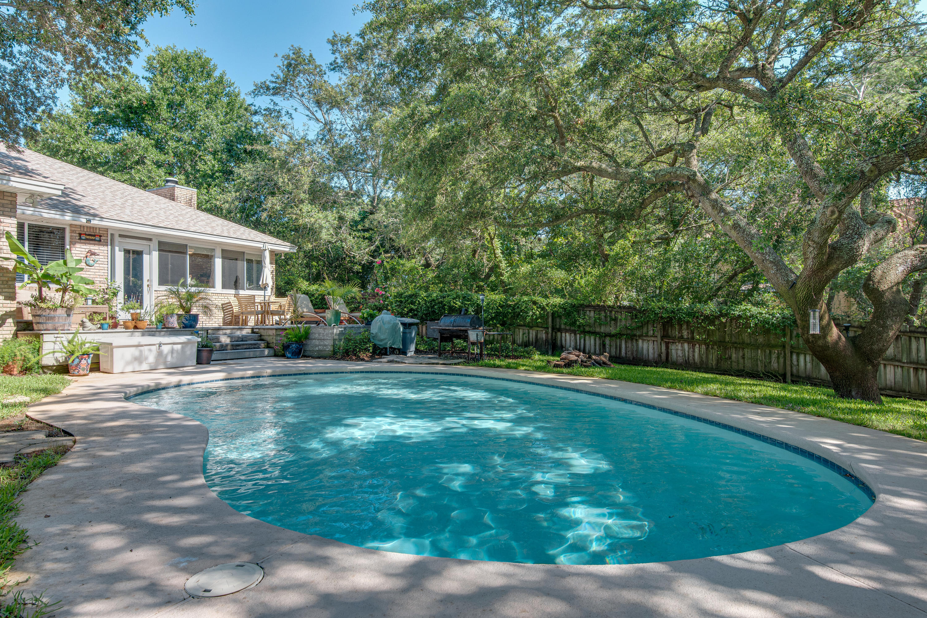 LAKE LORRAINE GARDENS - Residential