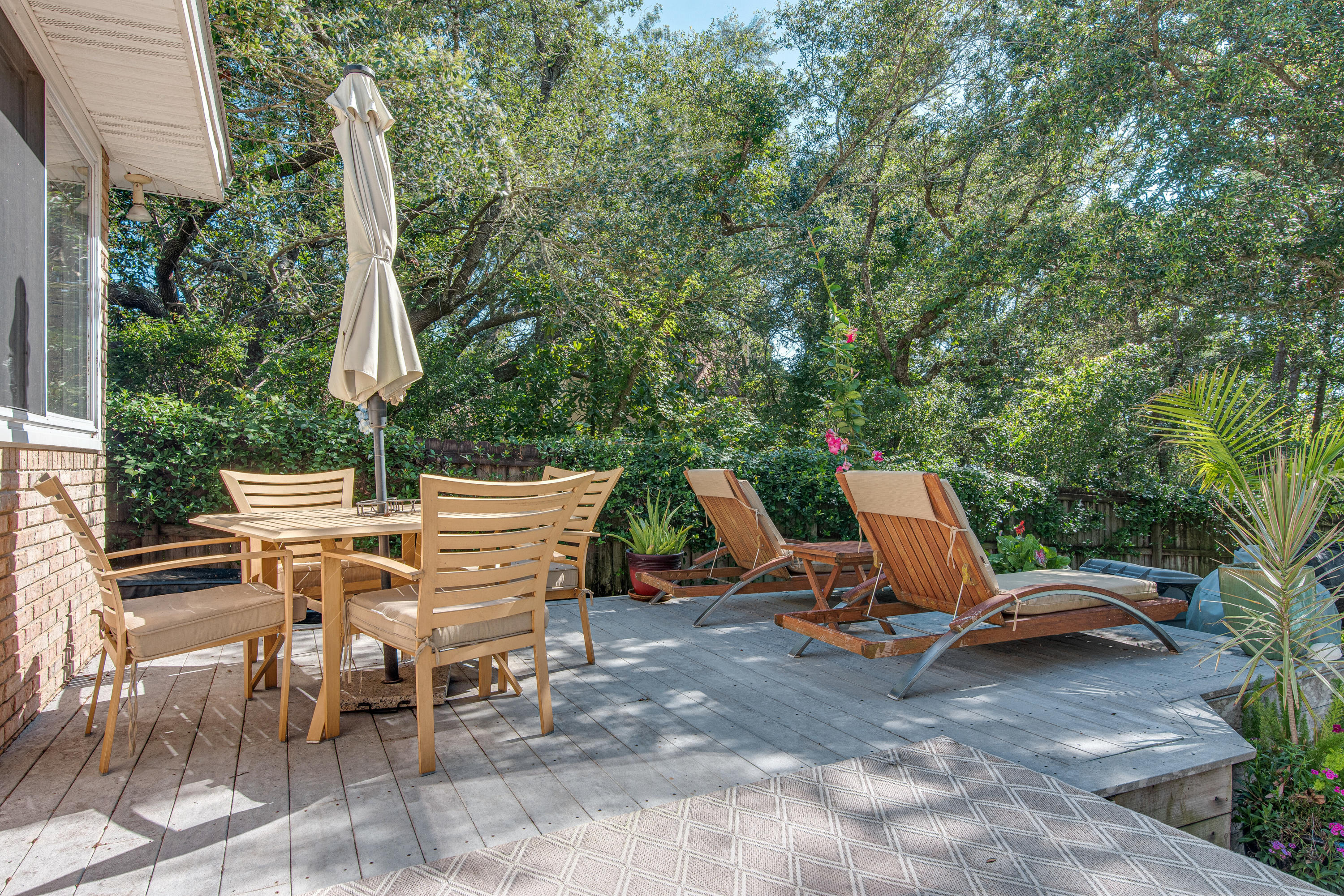 LAKE LORRAINE GARDENS - Residential