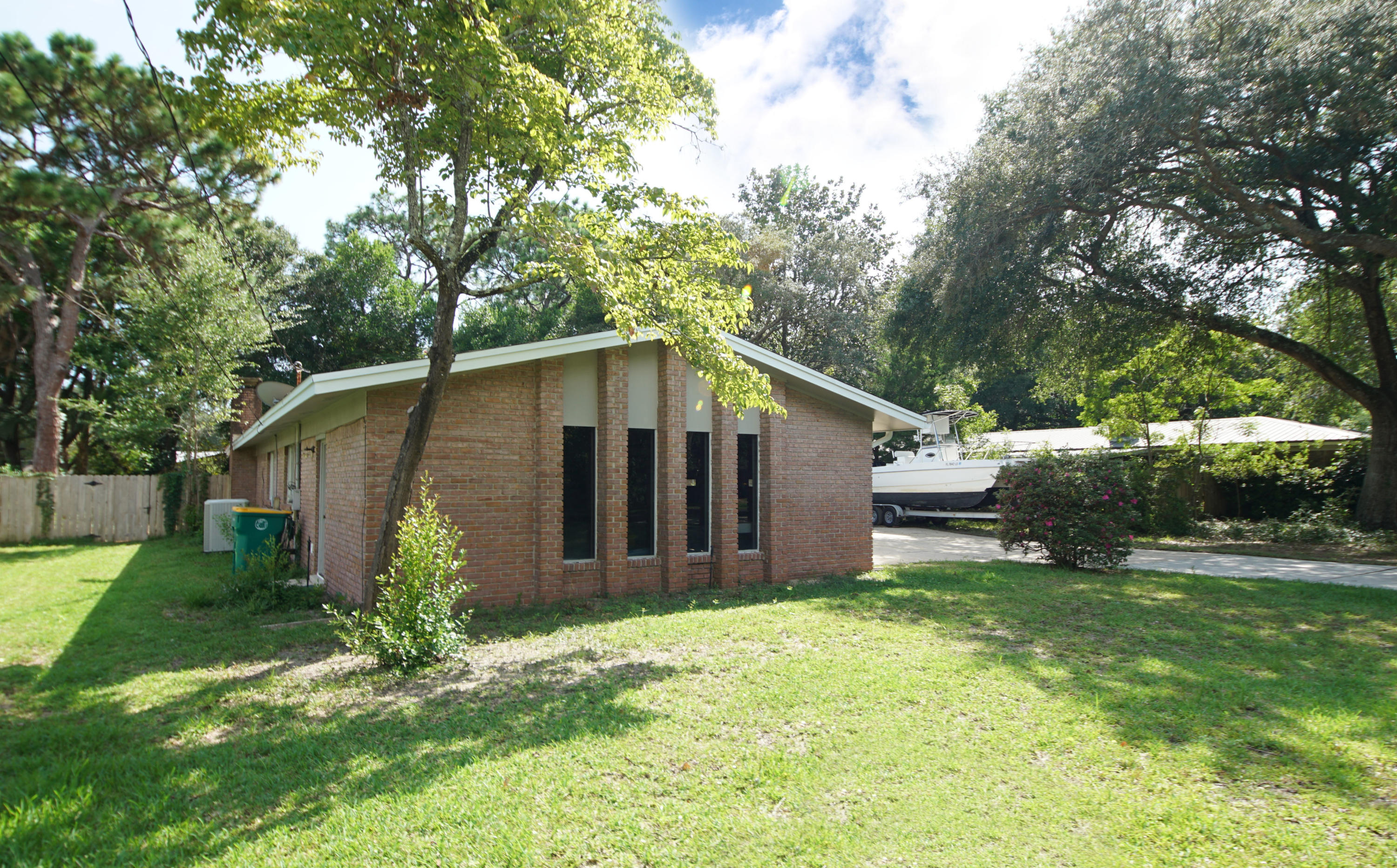 BAYOU POQUITO - Residential