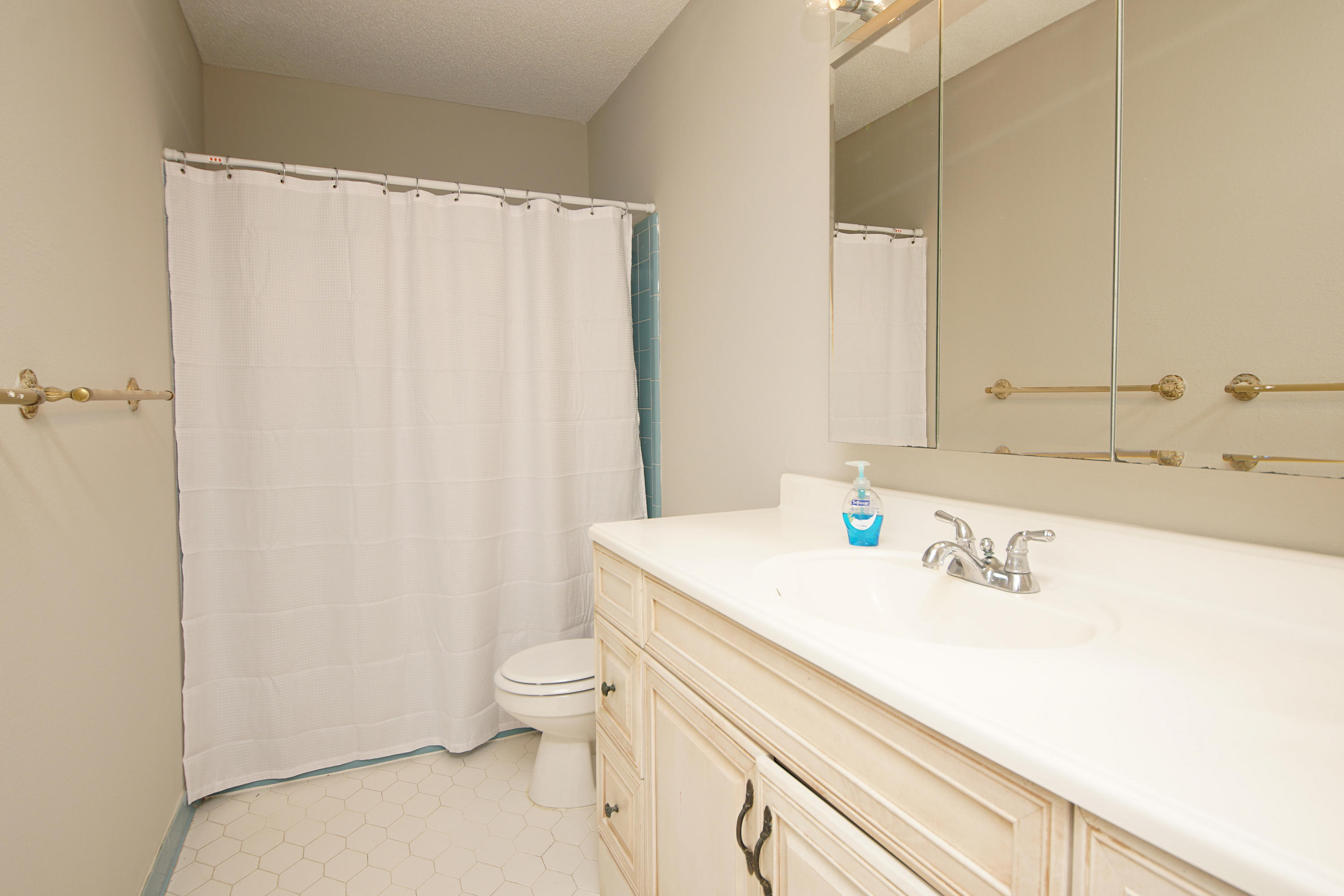 BAYOU POQUITO - Residential